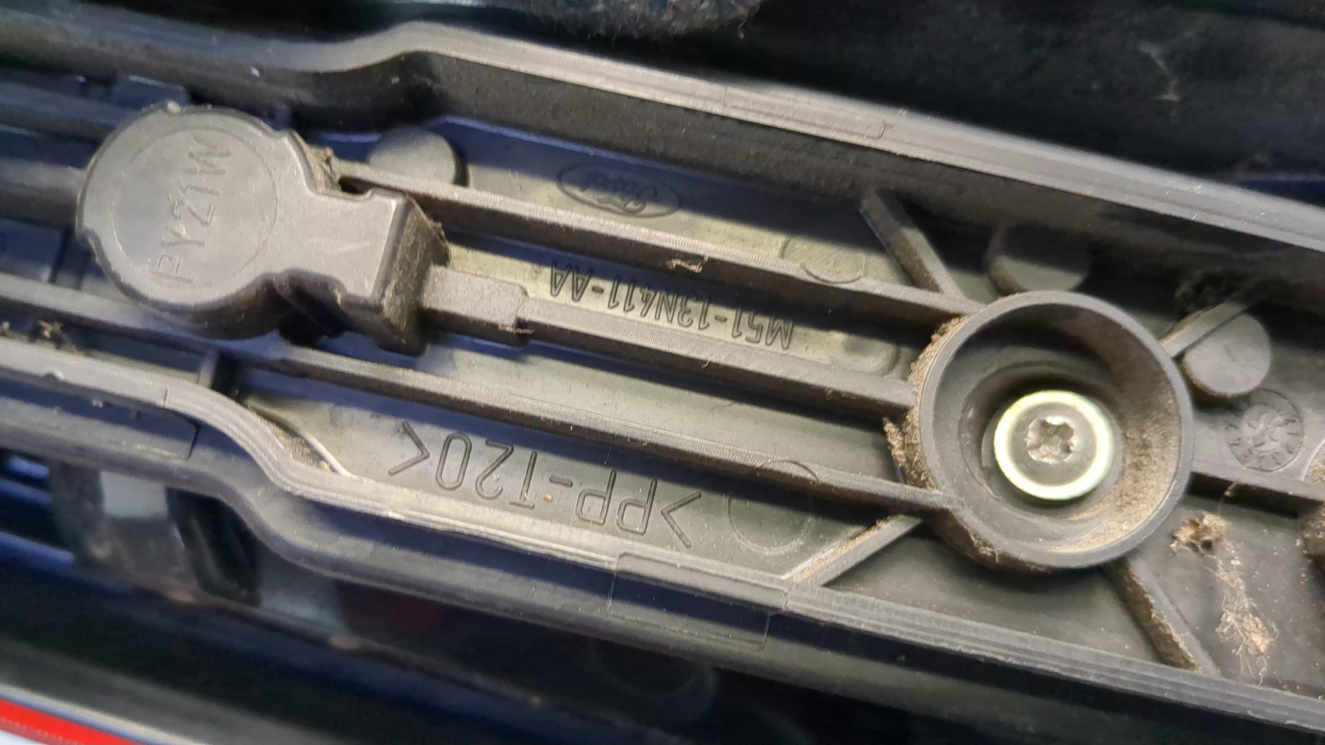 Фонарь задний правый