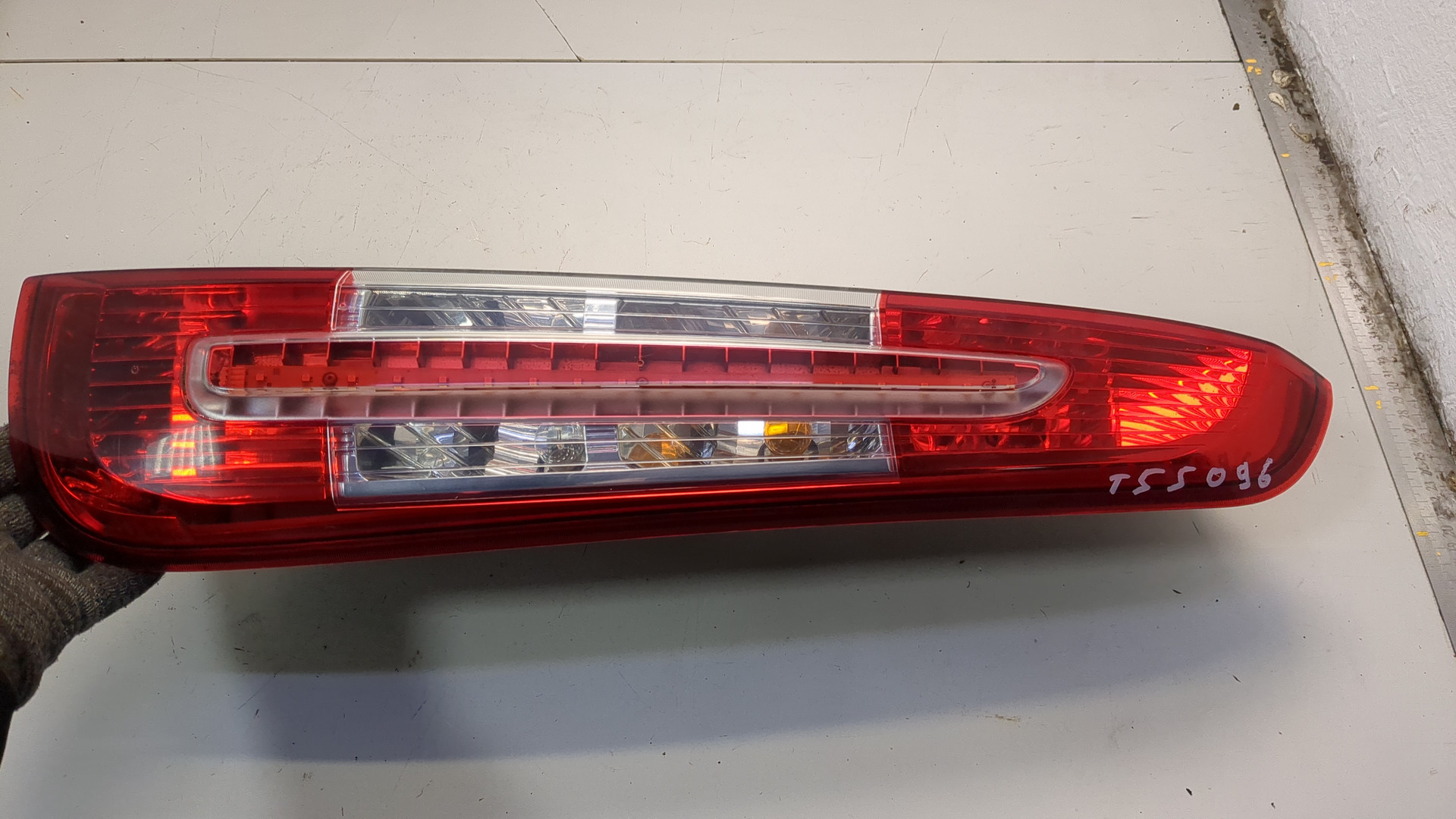 Фонарь задний правый