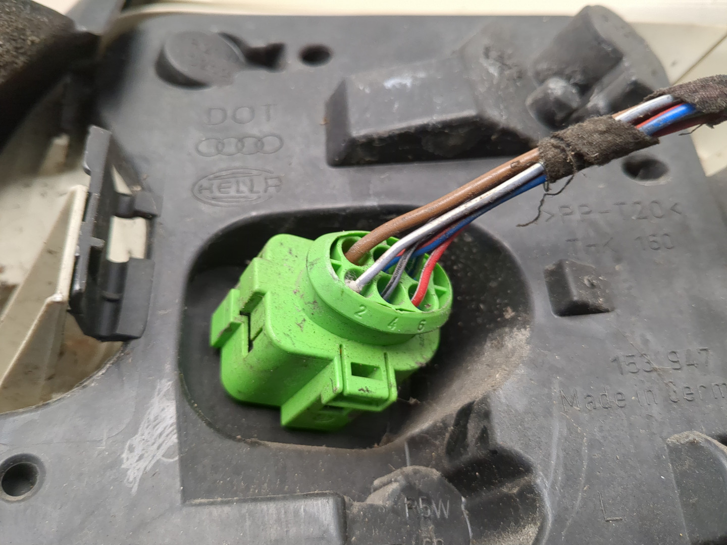 Фонарь задний левый