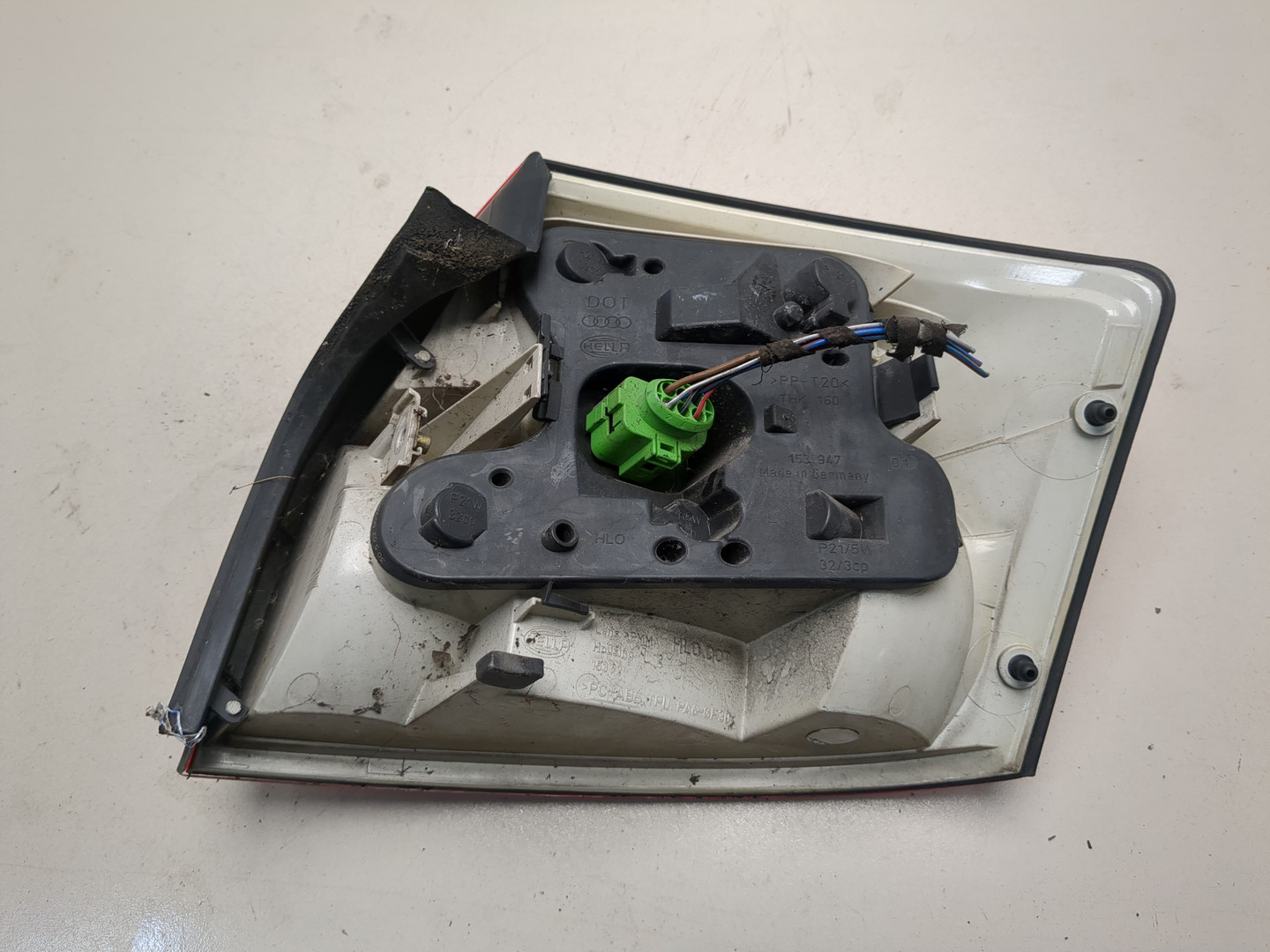 Фонарь задний левый