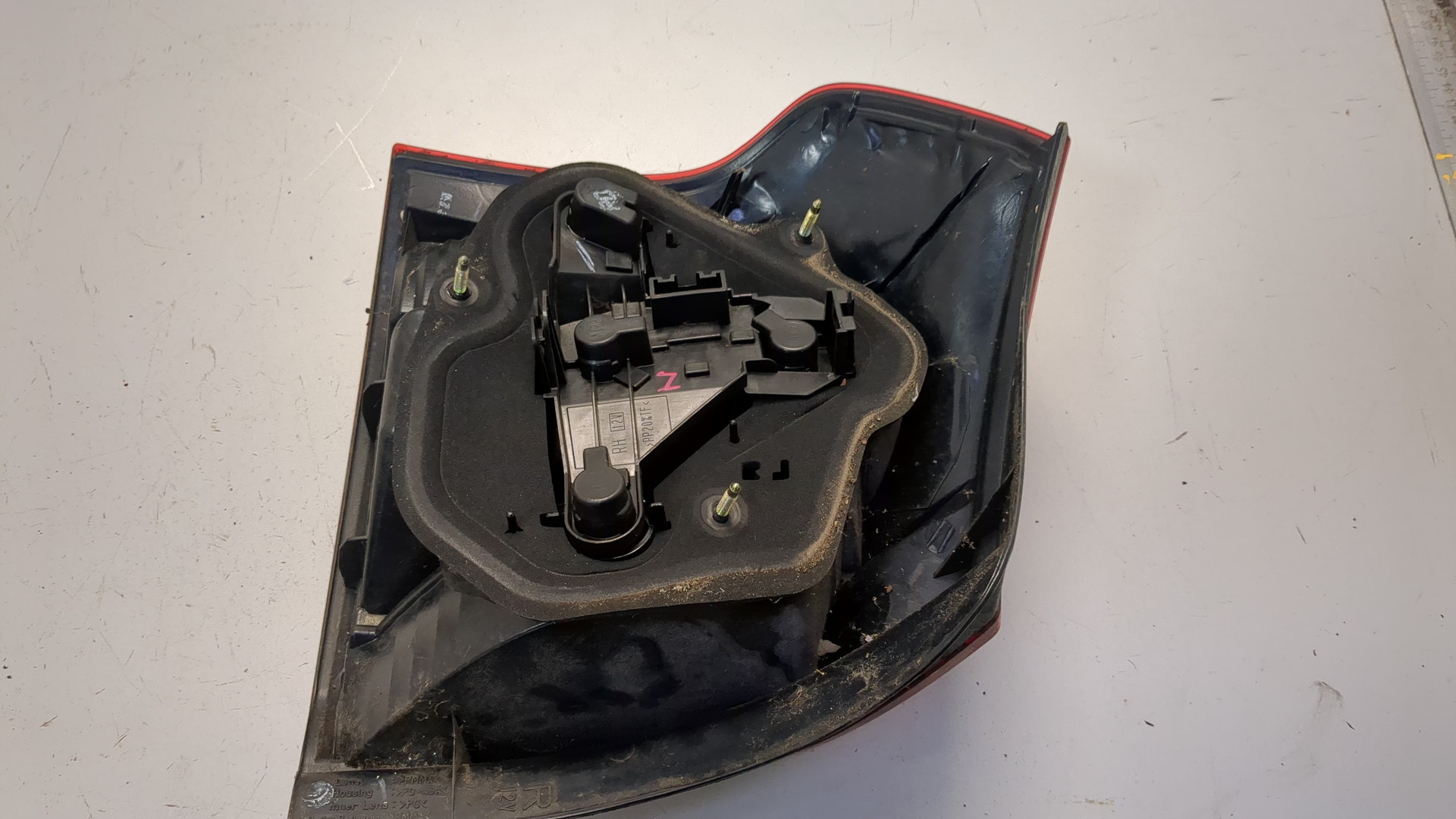 Фонарь задний правый