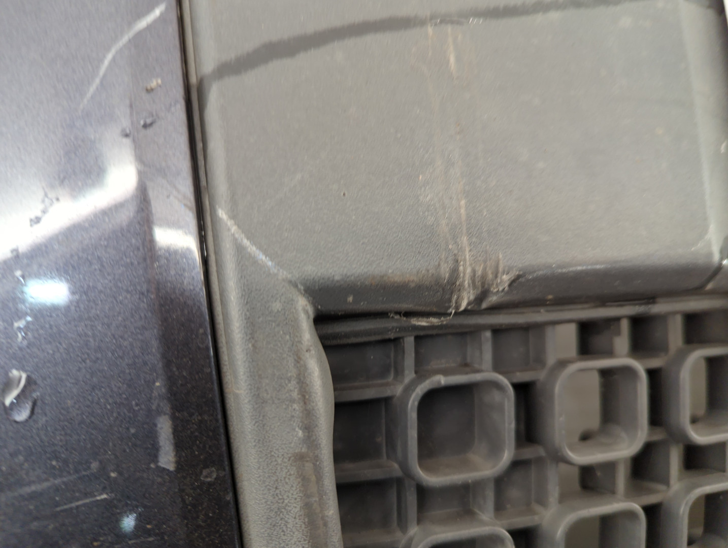 Бампер передний