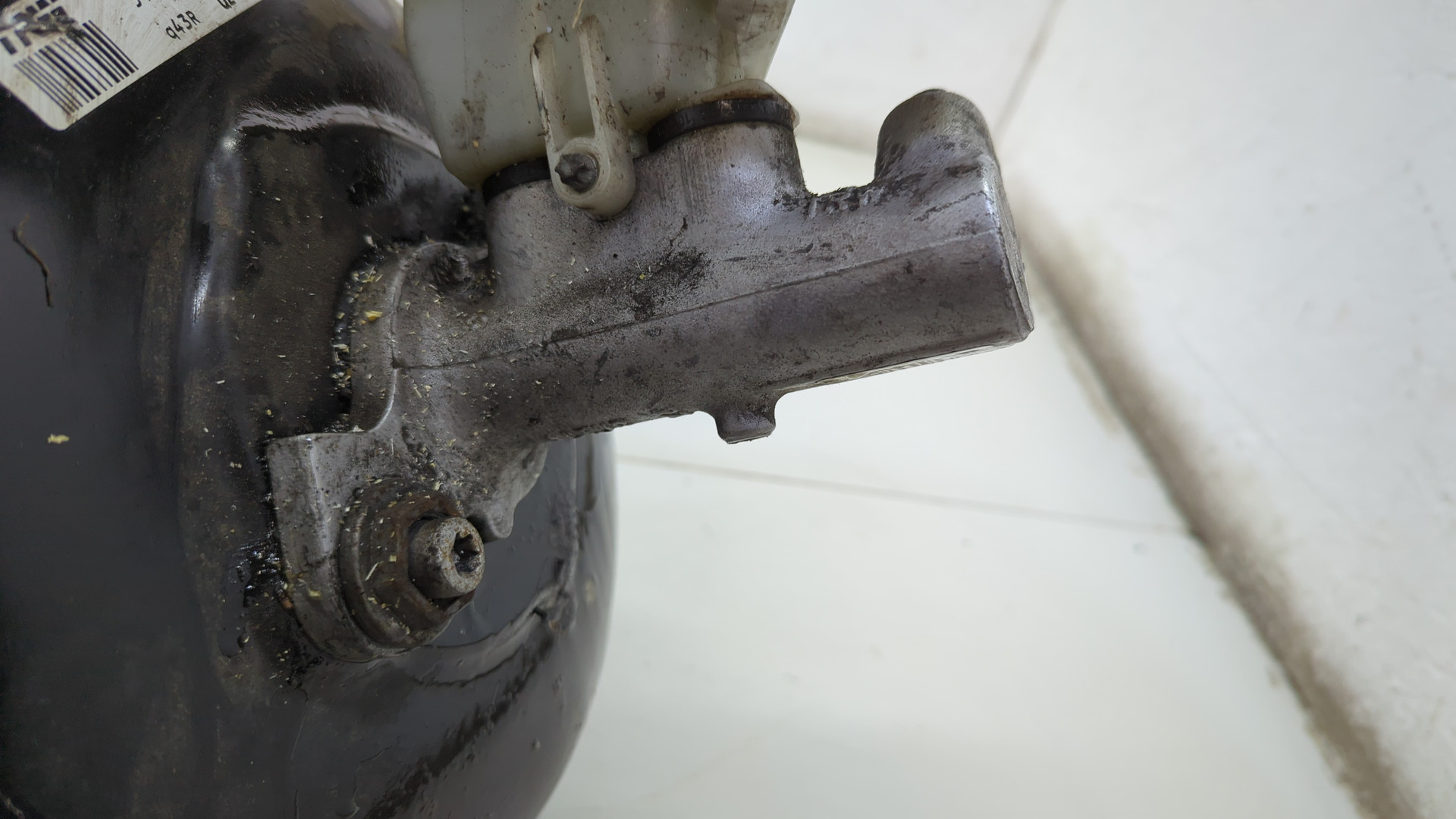 Цилиндр тормозной главный