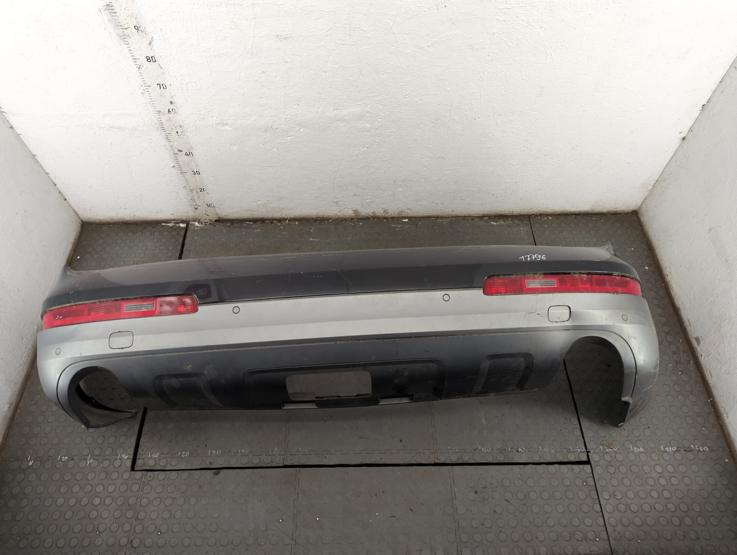 Бампер задний