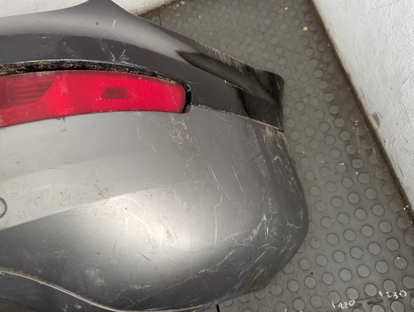 Бампер задний