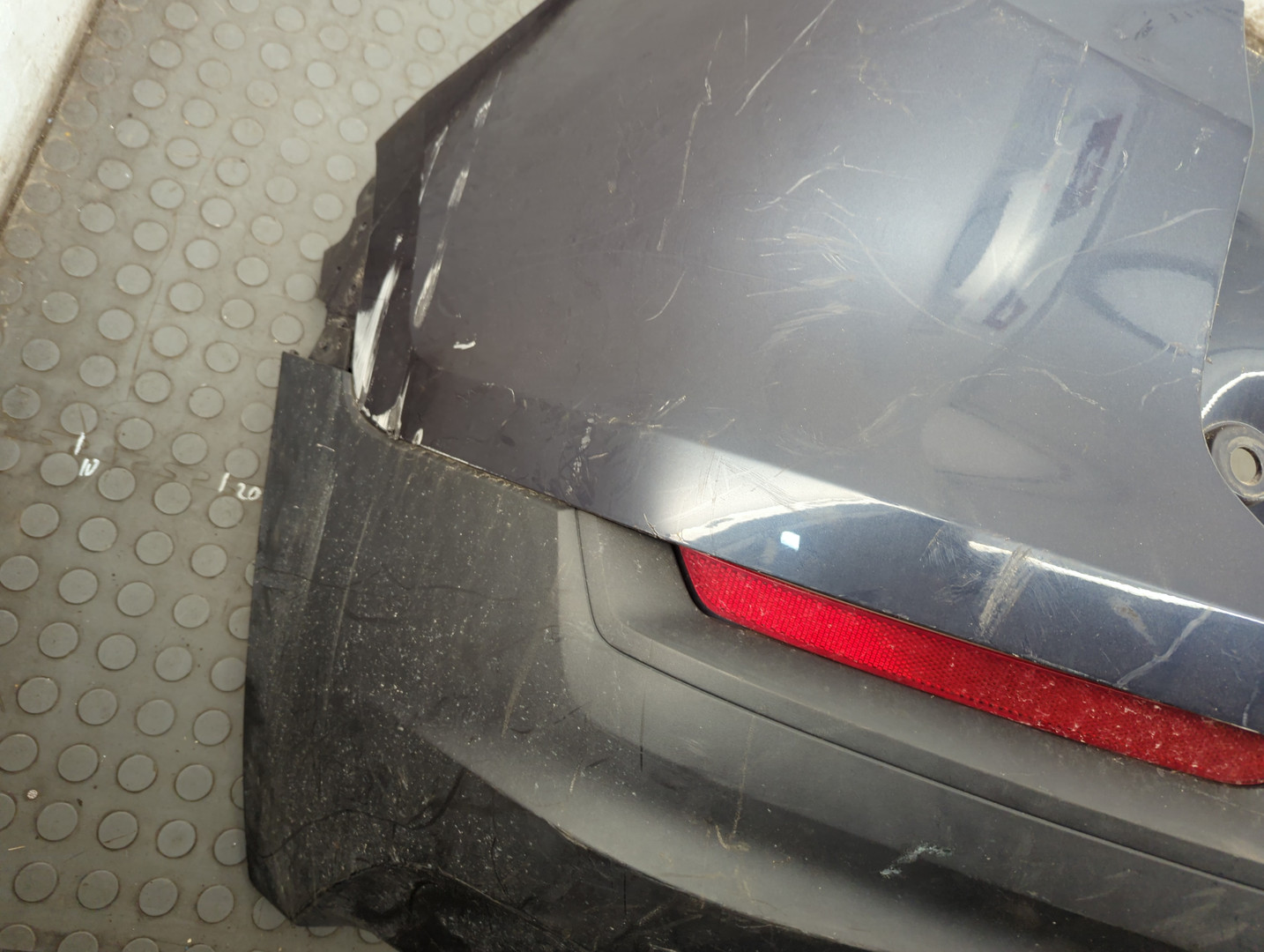 Бампер задний