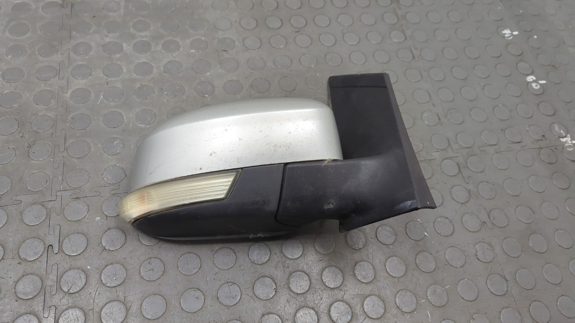 Зеркало правое электрическое