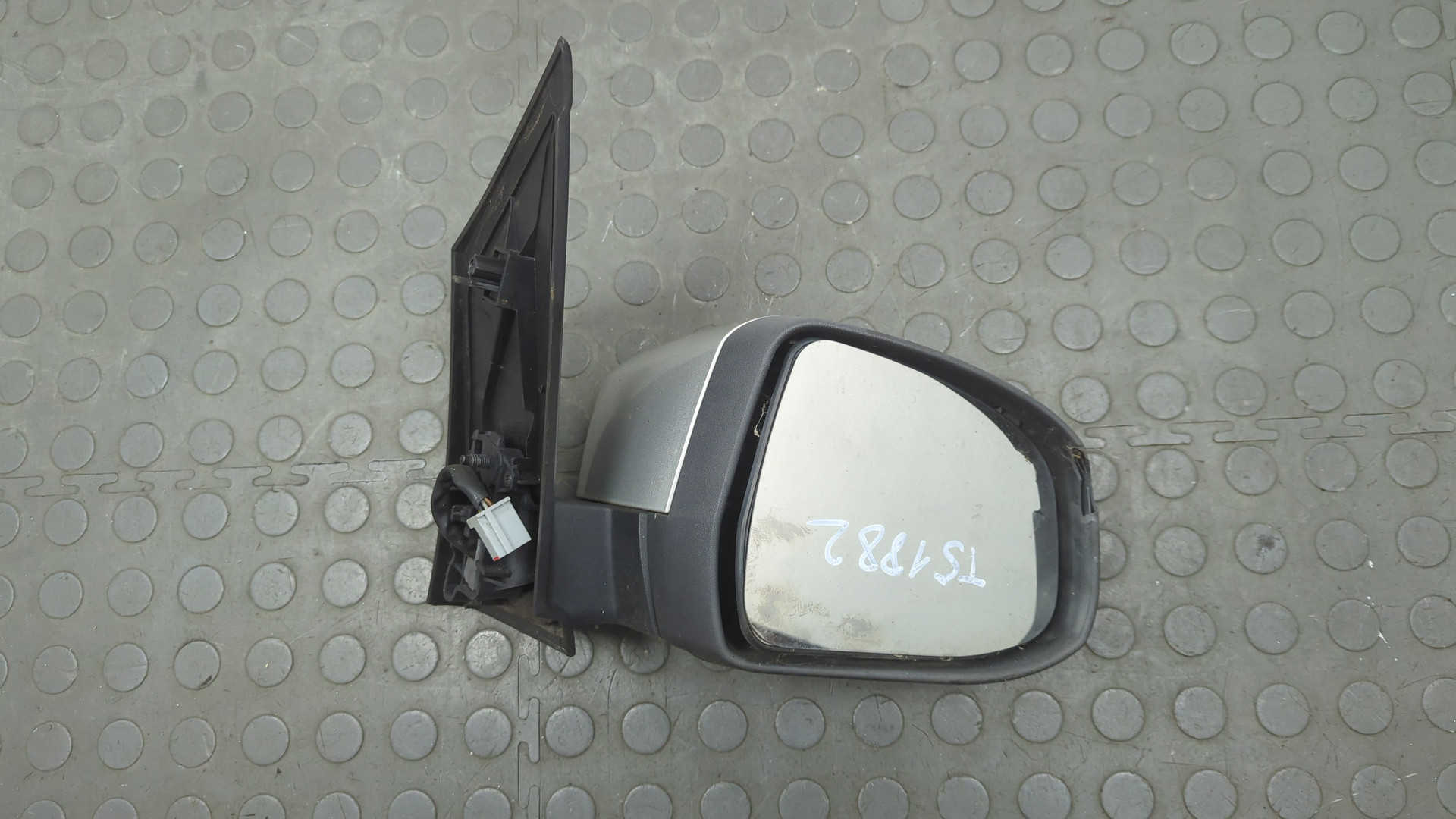 Зеркало правое электрическое