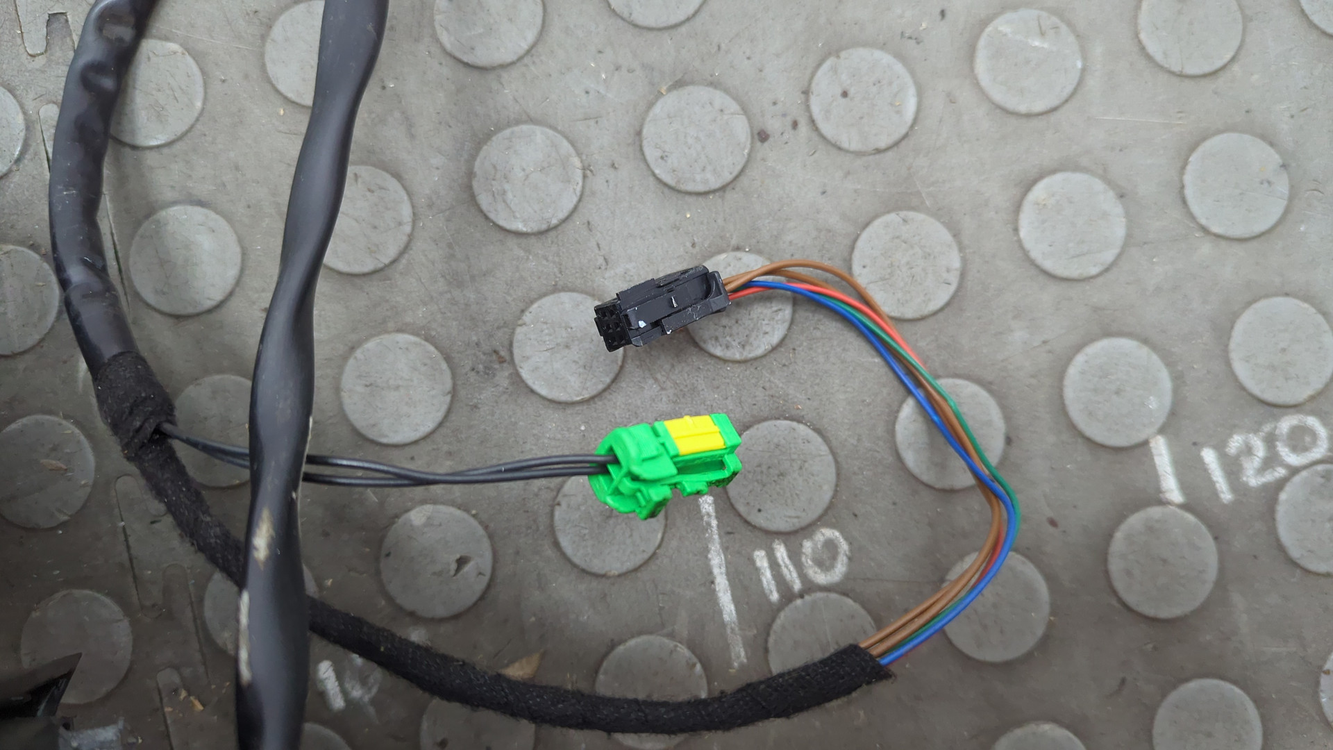 Зеркало правое электрическое