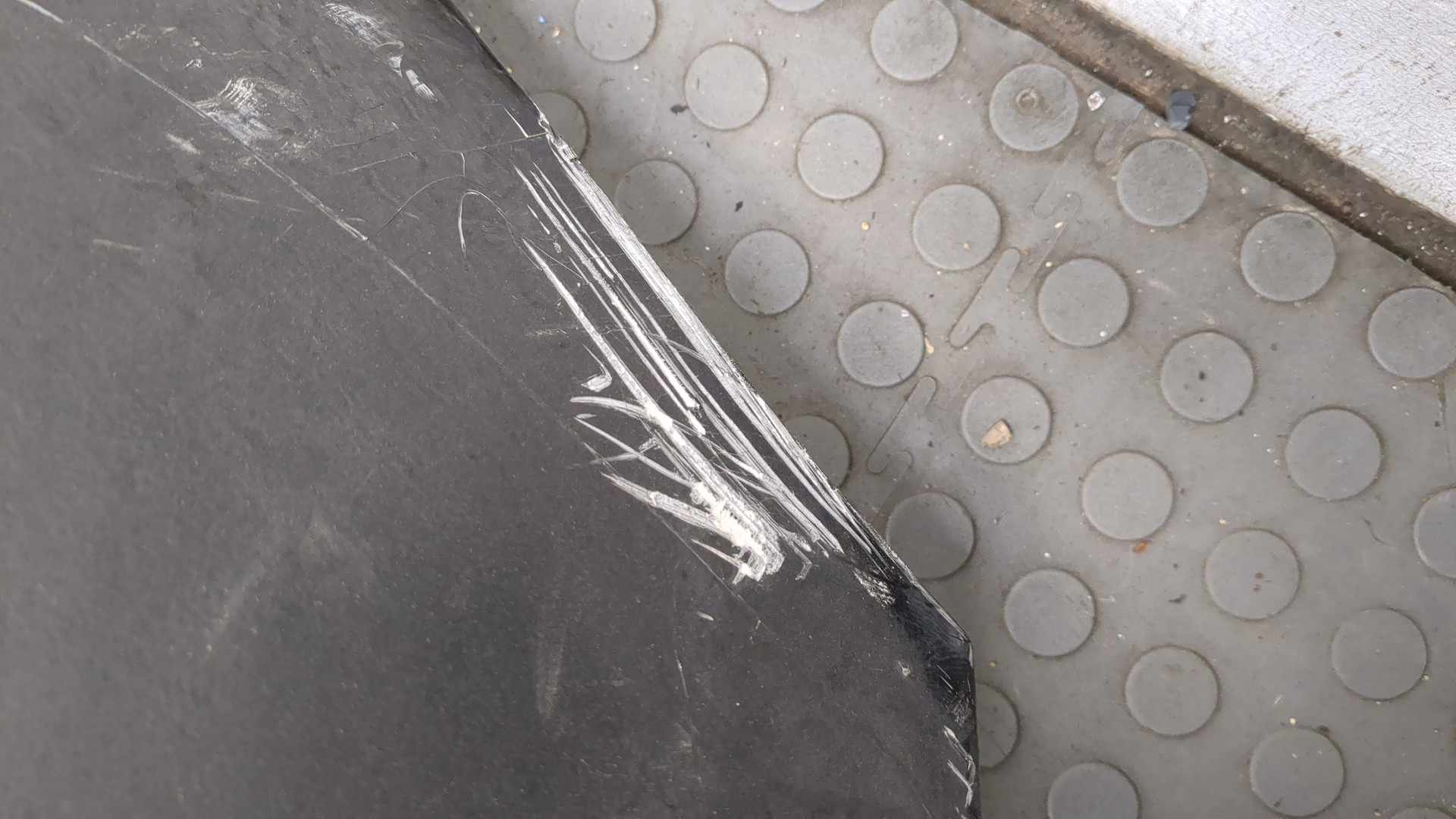 Бампер задний