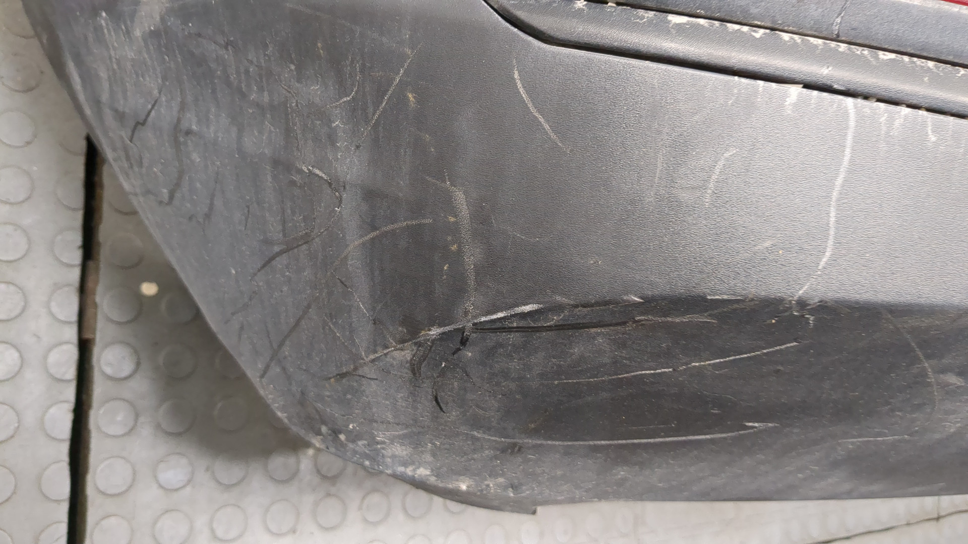 Бампер задний