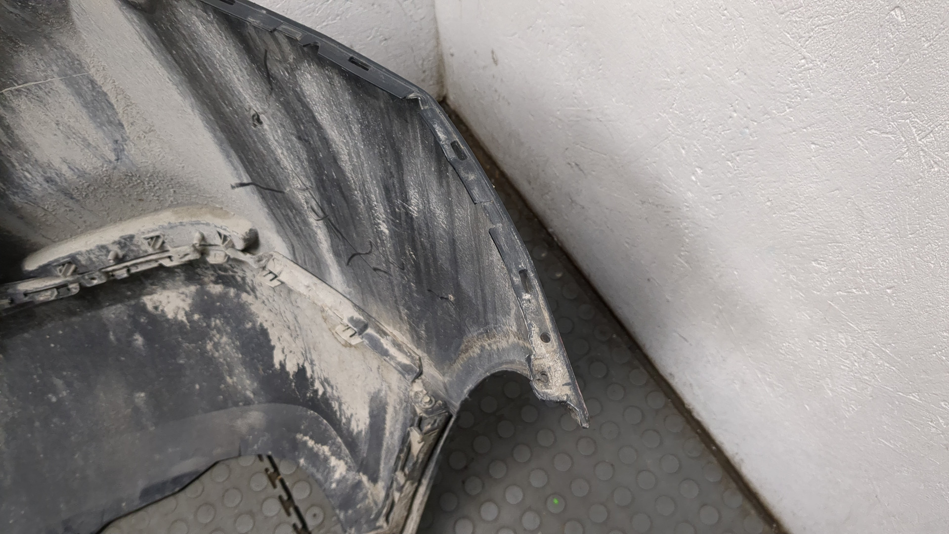 Бампер задний