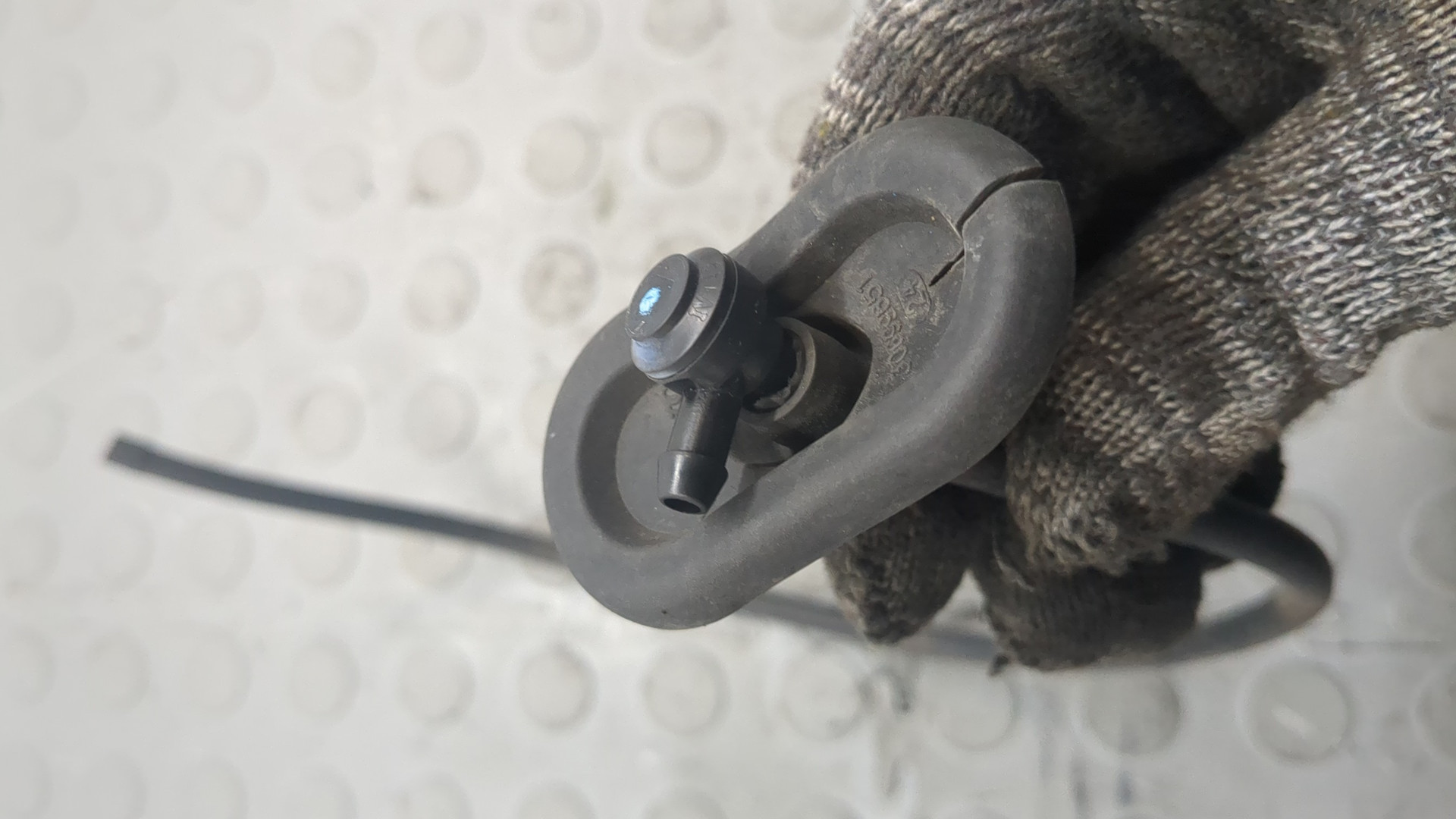 Форсунка омывателя лобового стекла