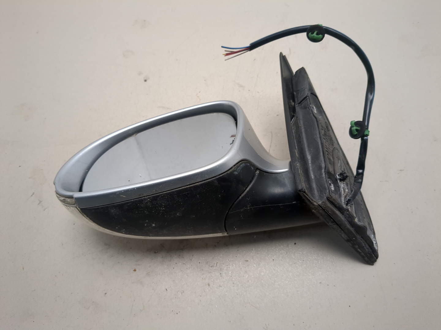 Зеркало левое электрическое