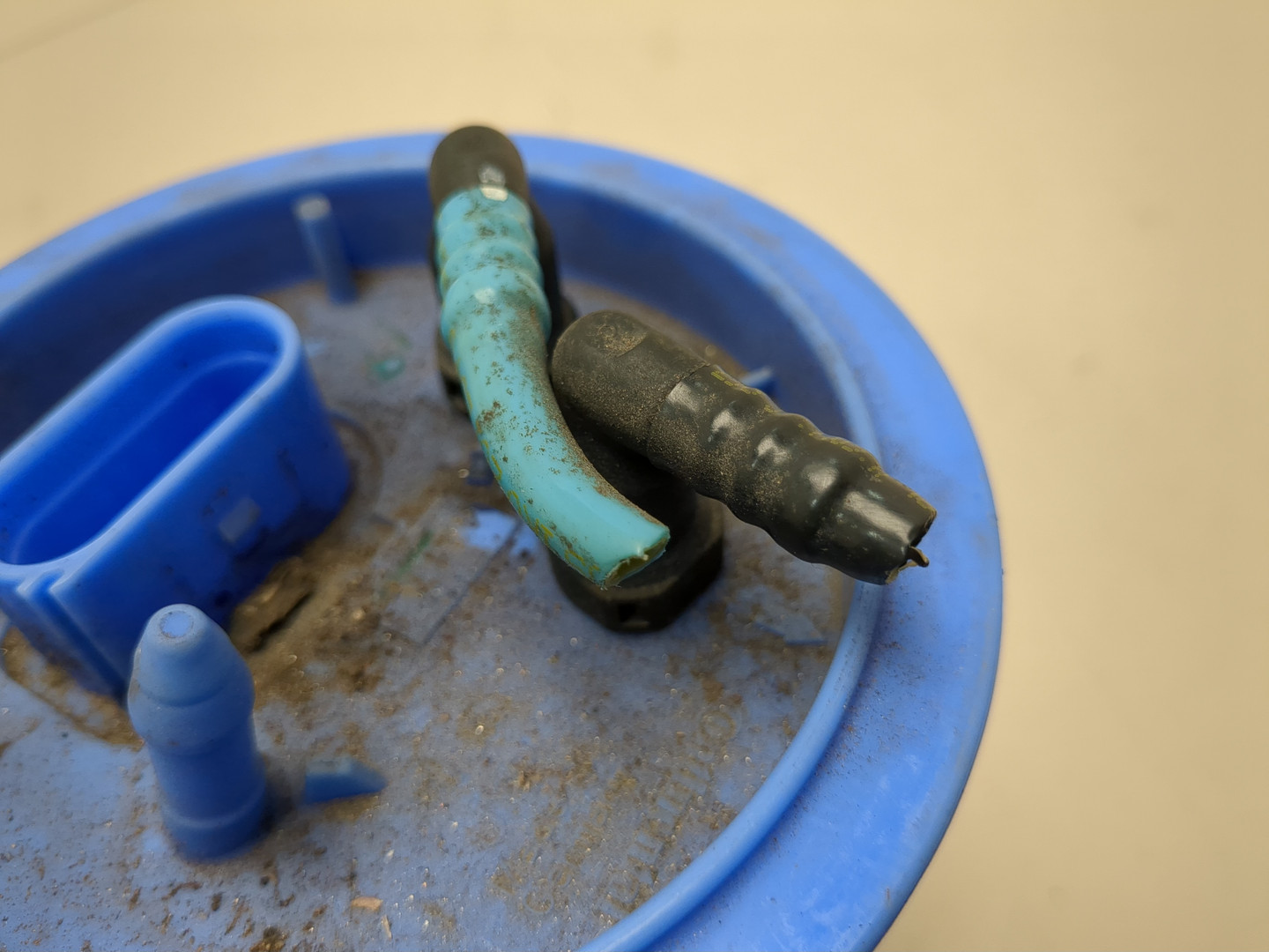 Насос топливный электрический