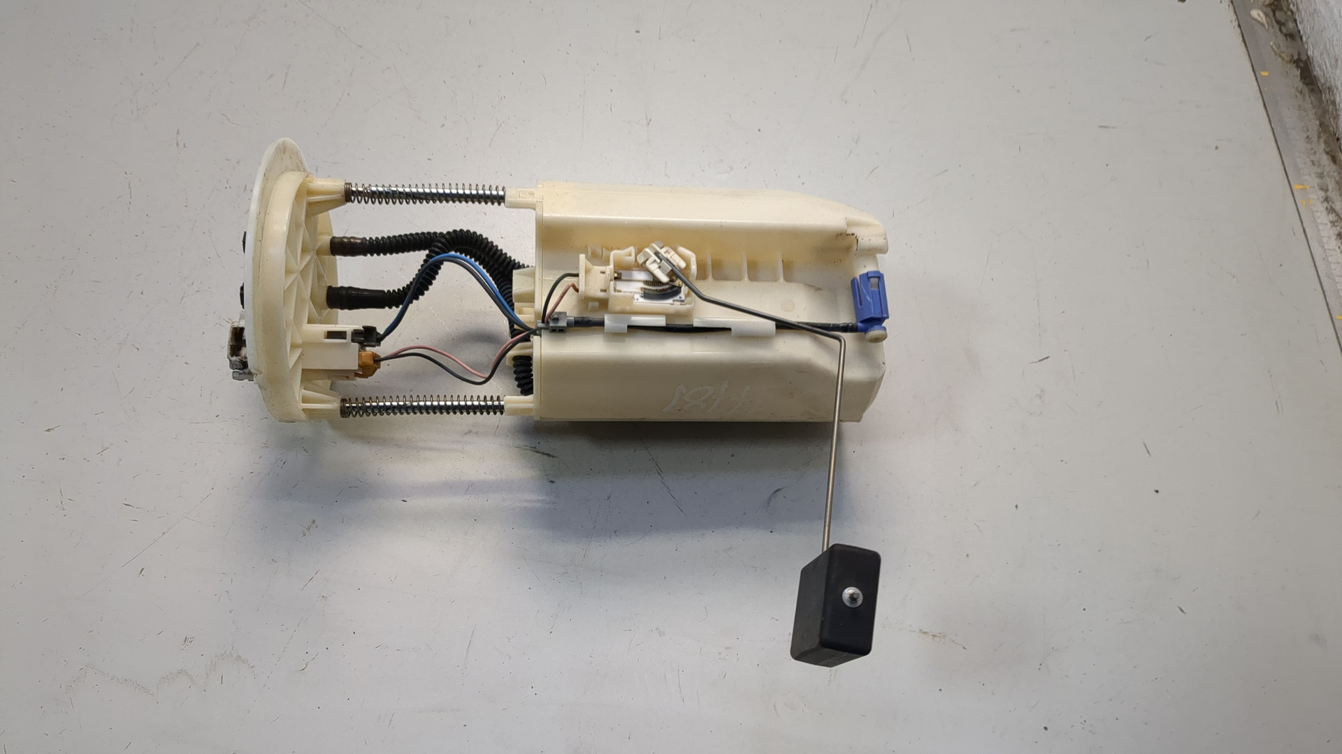 Насос топливный электрический