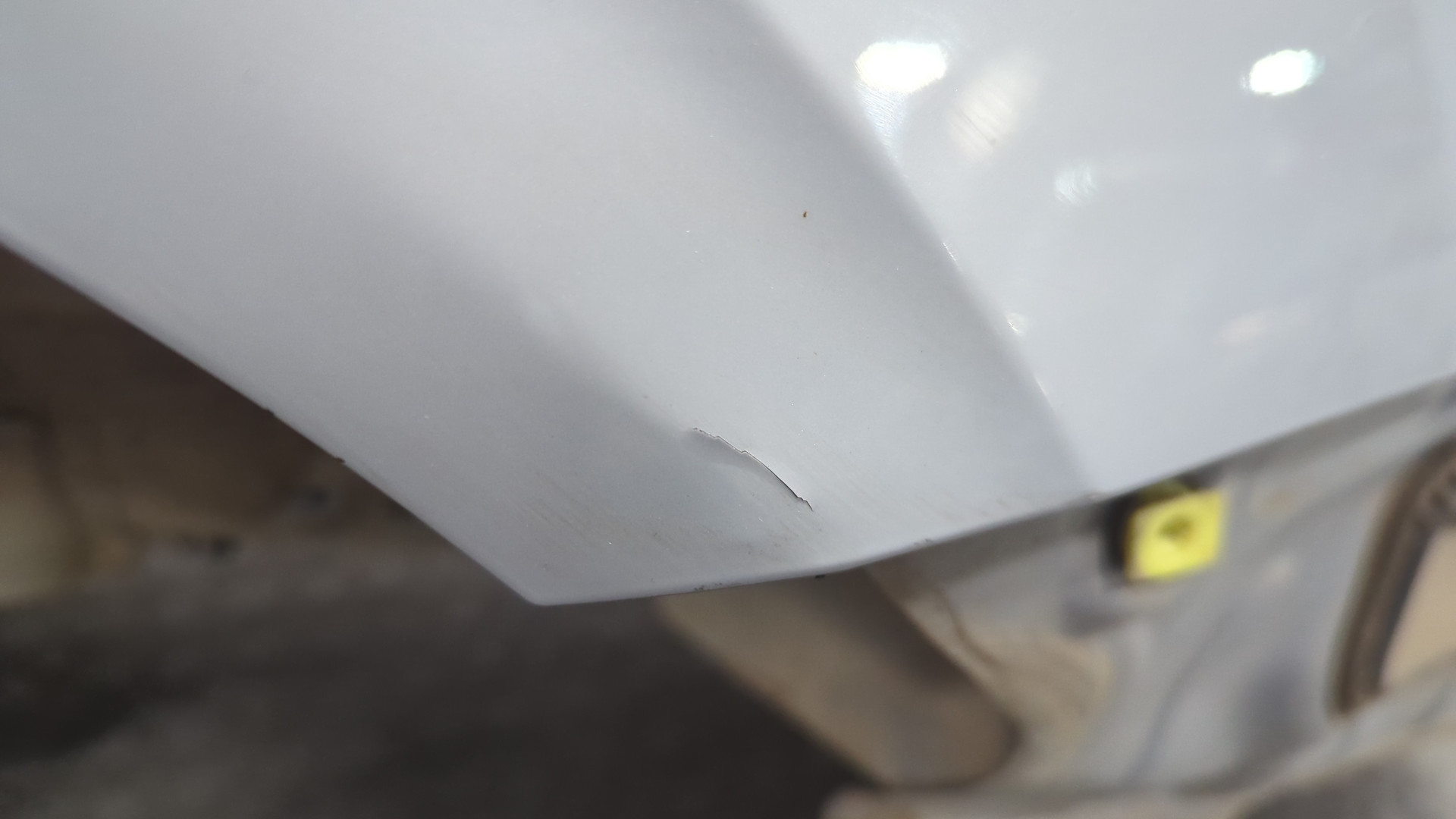 Кузовной элемент