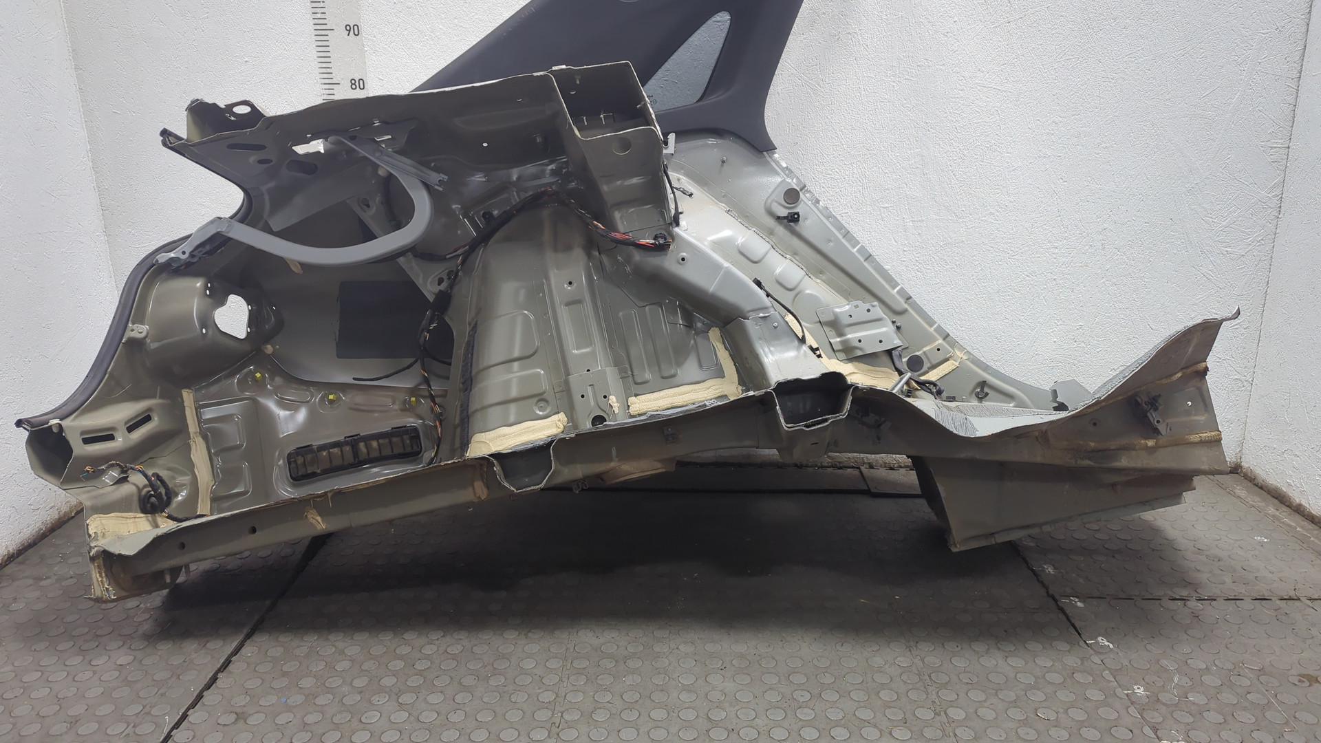 Кузовной элемент