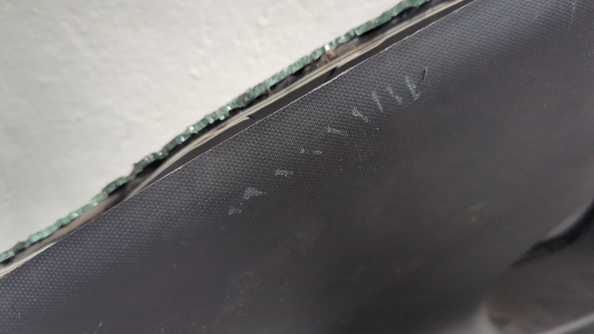 Кузовной элемент