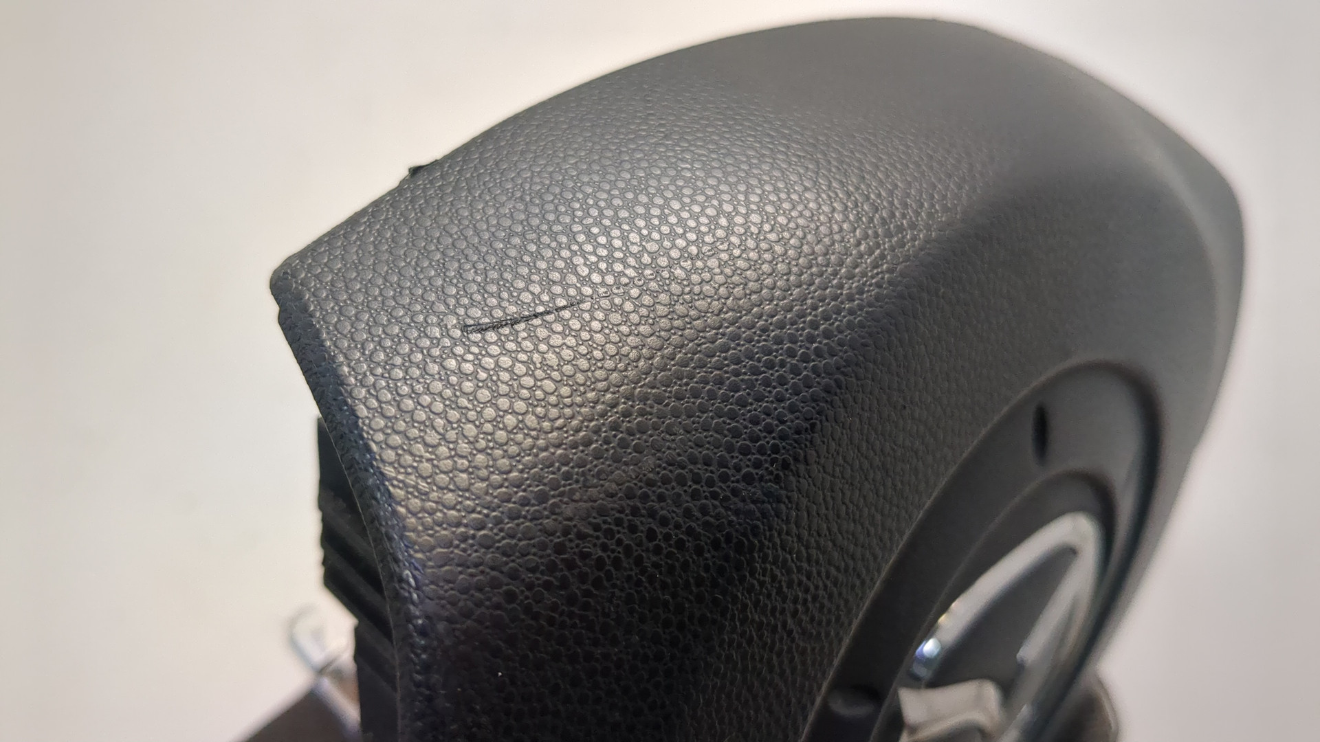 Подушка безопасности в рулевое колесо