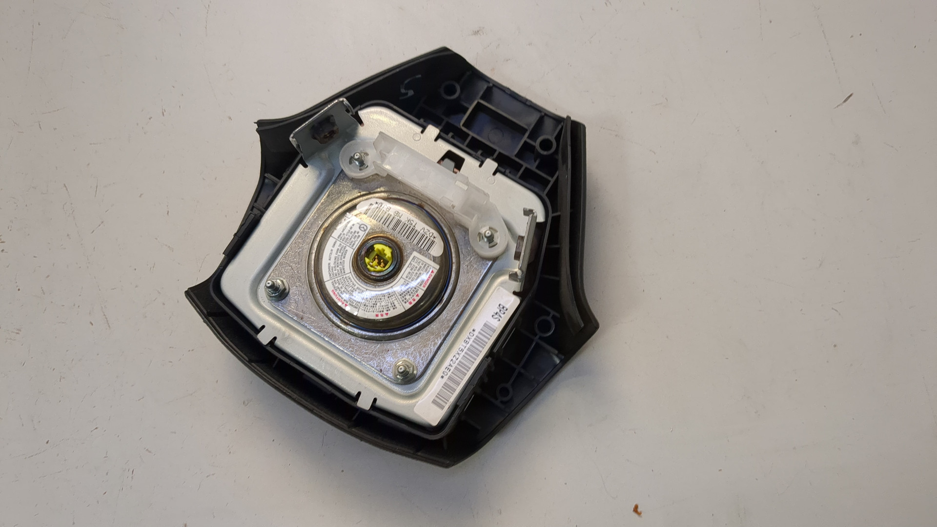 Подушка безопасности в рулевое колесо