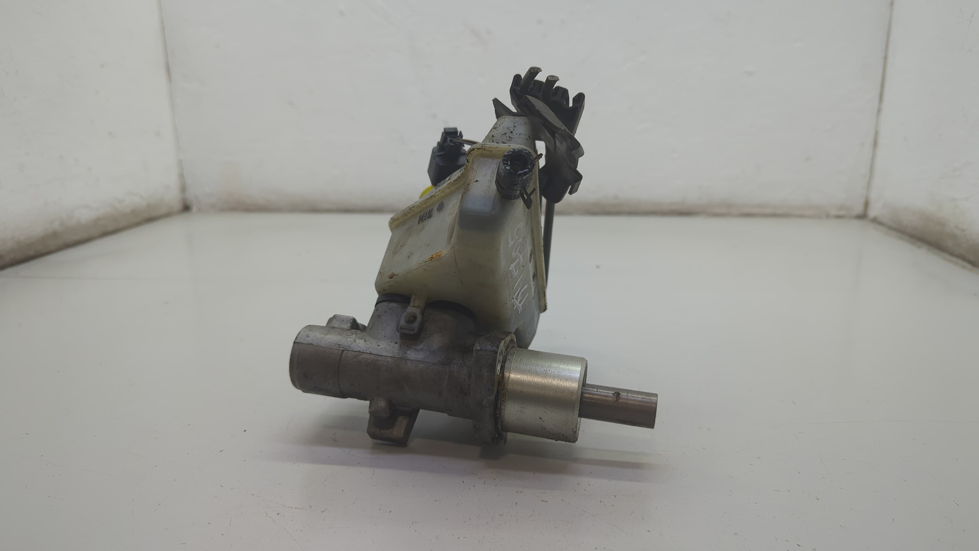 Цилиндр тормозной главный