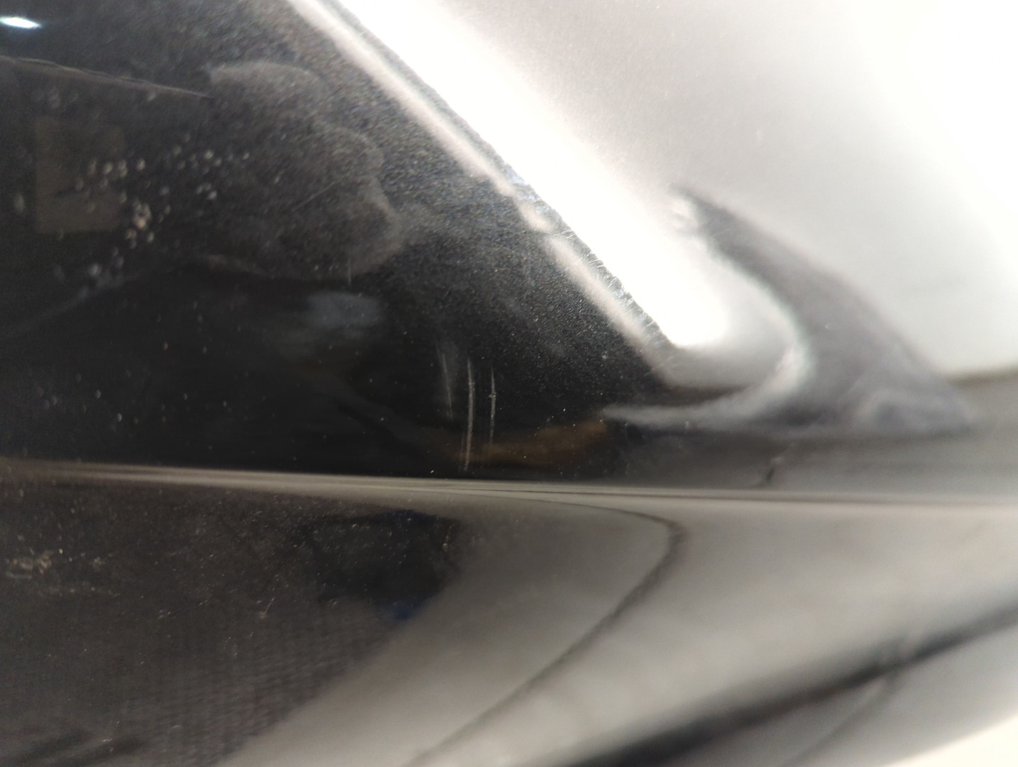 Крыло переднее правое