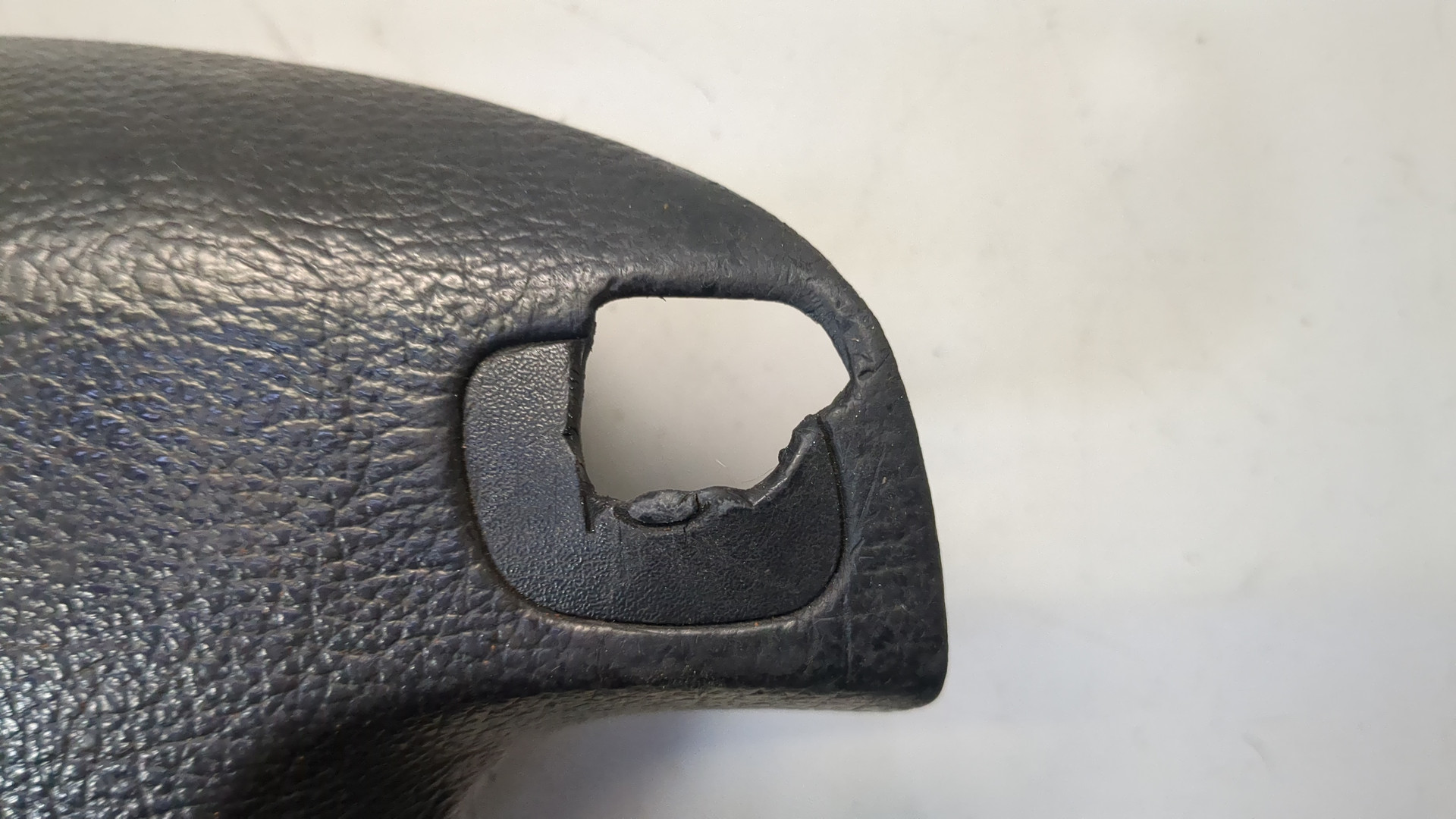 Подушка безопасности в рулевое колесо