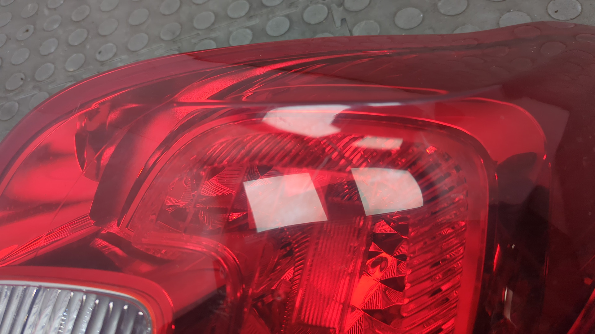 Фонарь задний правый