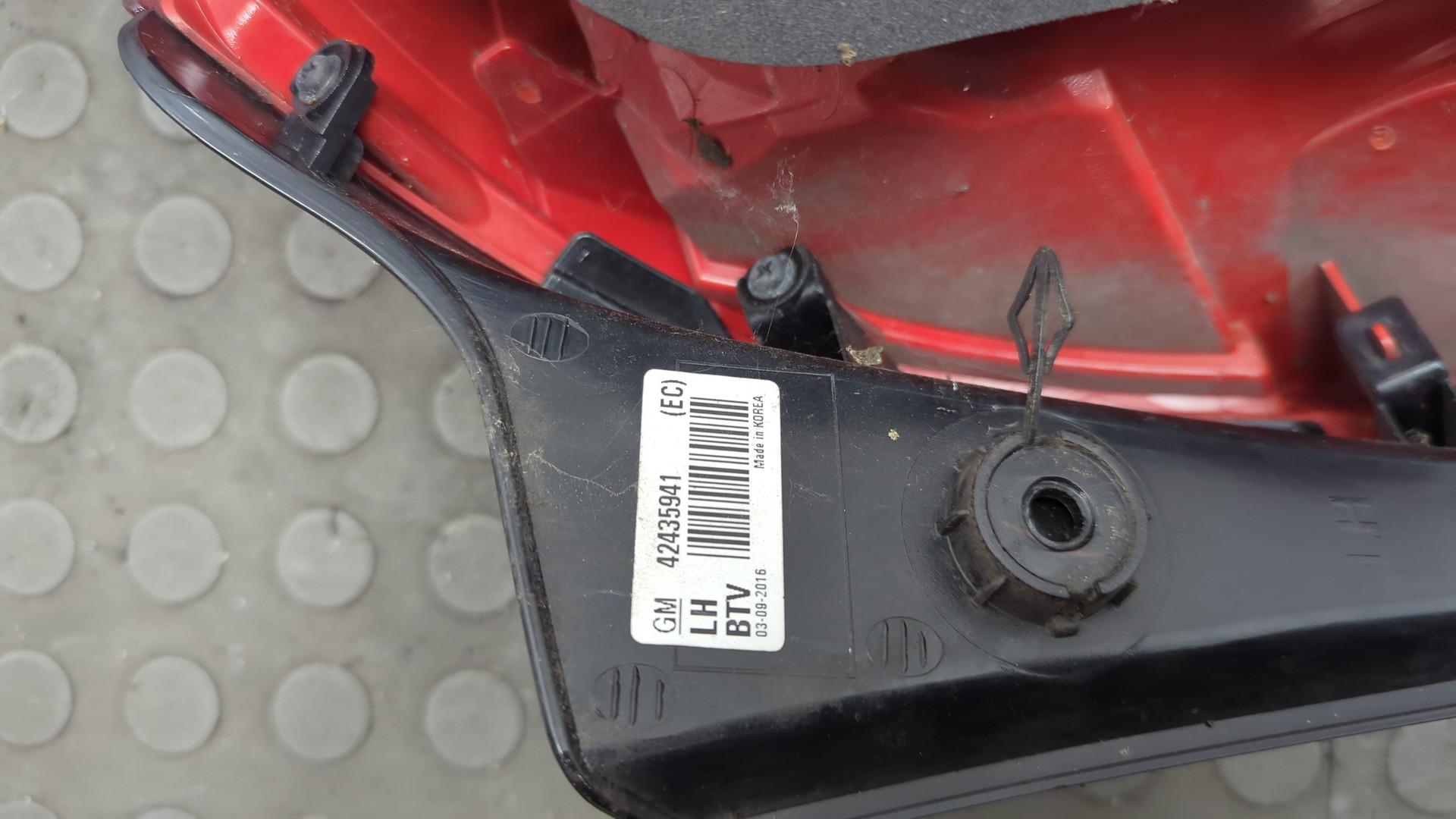 Фонарь задний правый