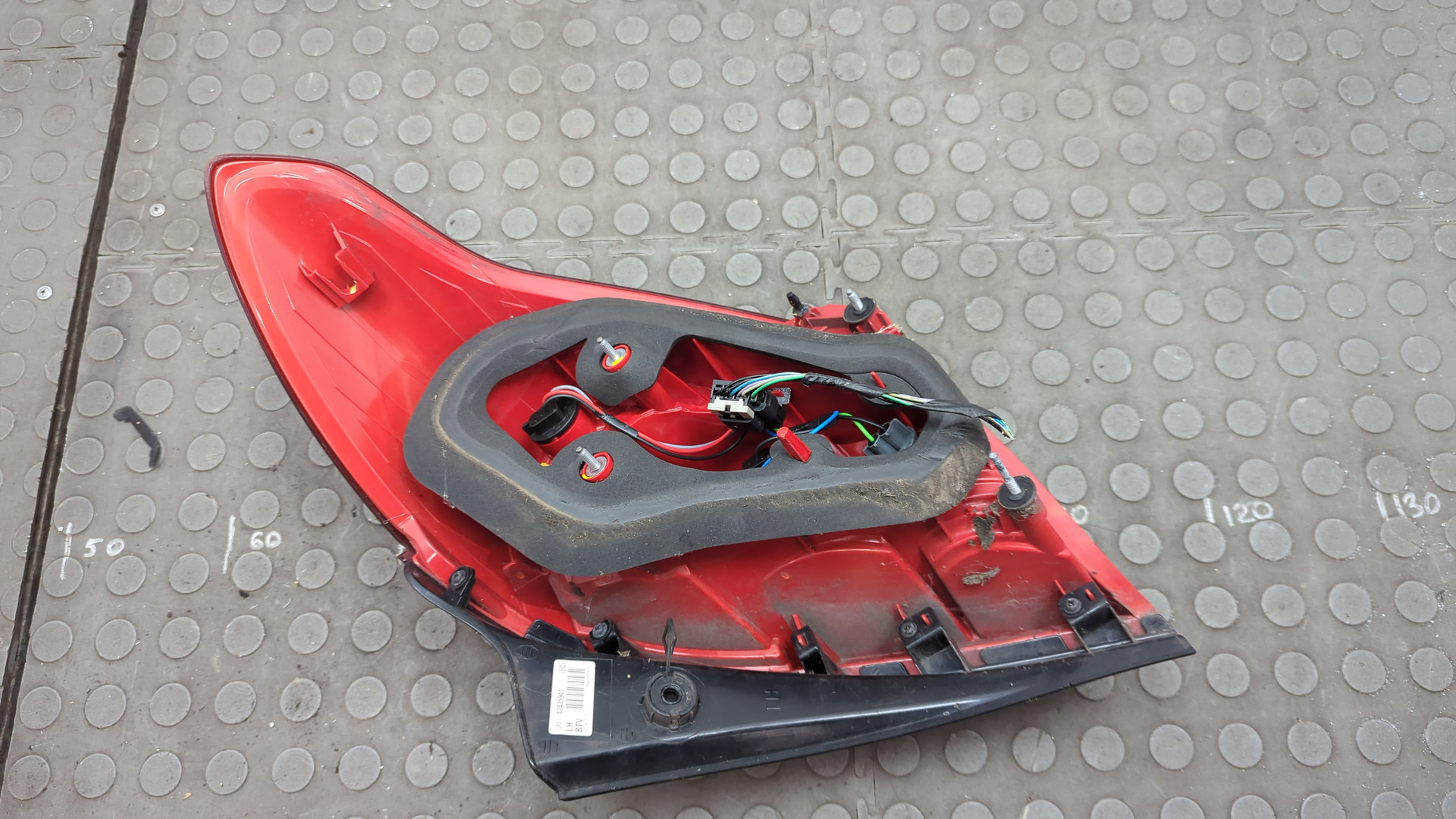 Фонарь задний правый