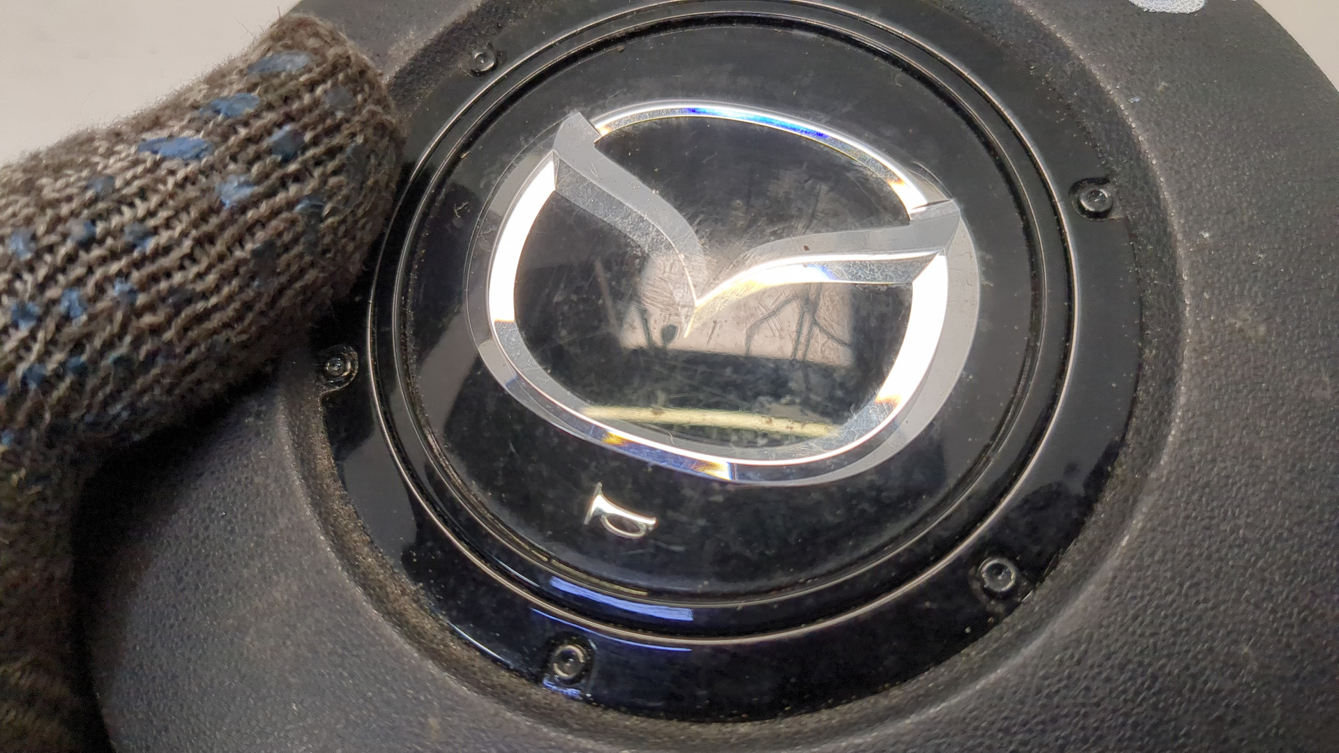 Подушка безопасности в рулевое колесо