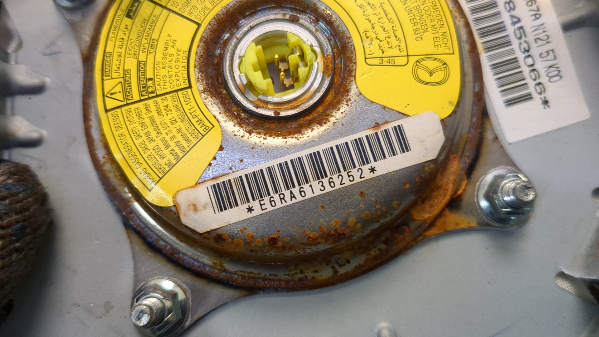 Подушка безопасности в рулевое колесо