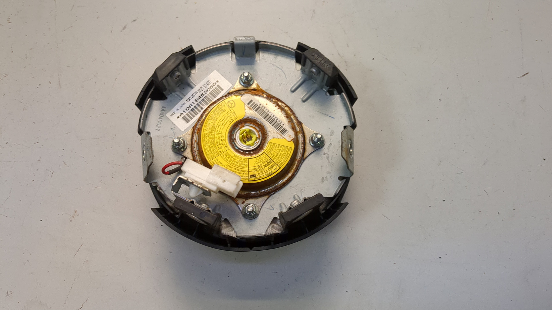 Подушка безопасности в рулевое колесо