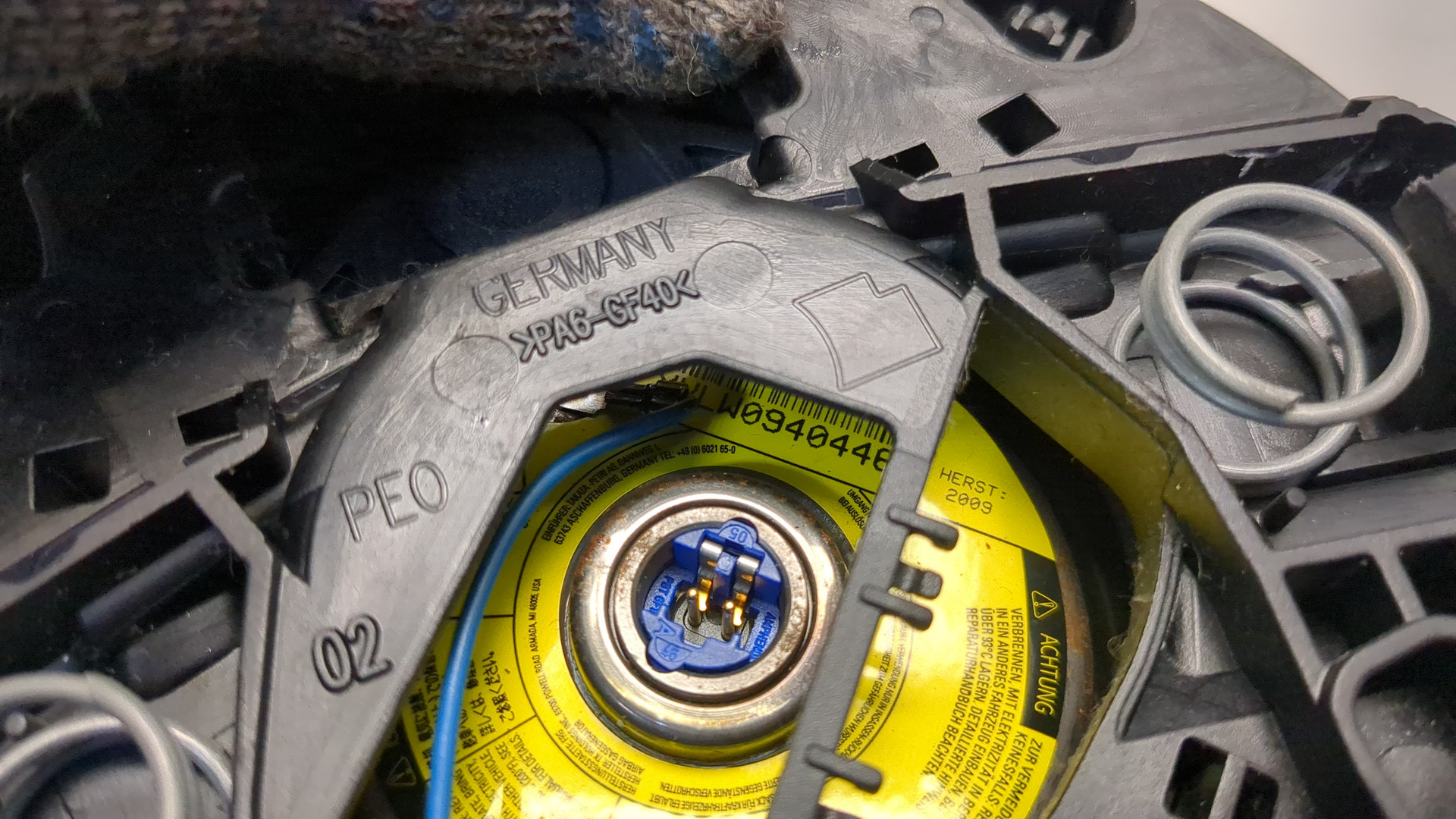 Подушка безопасности в рулевое колесо