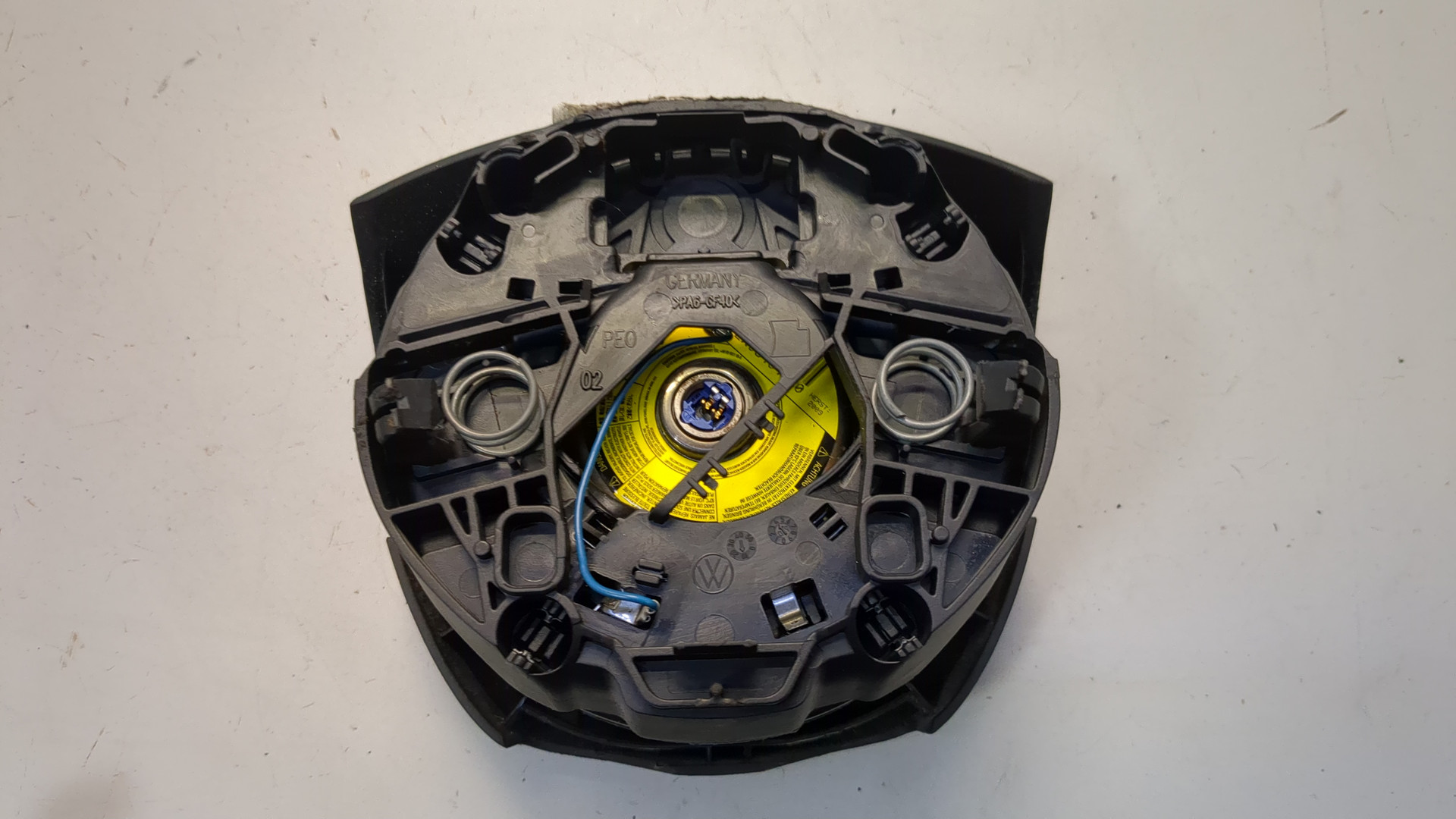 Подушка безопасности в рулевое колесо