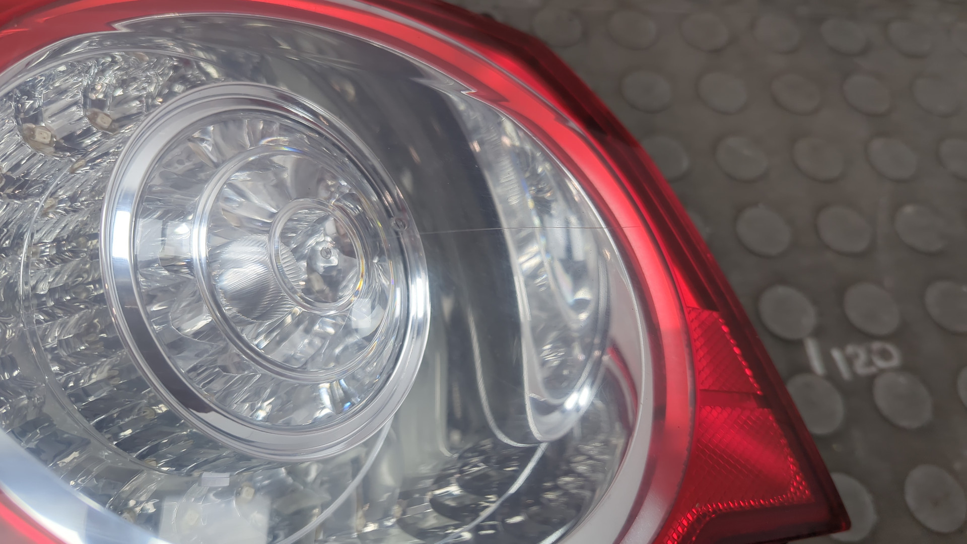 Фонарь задний левый