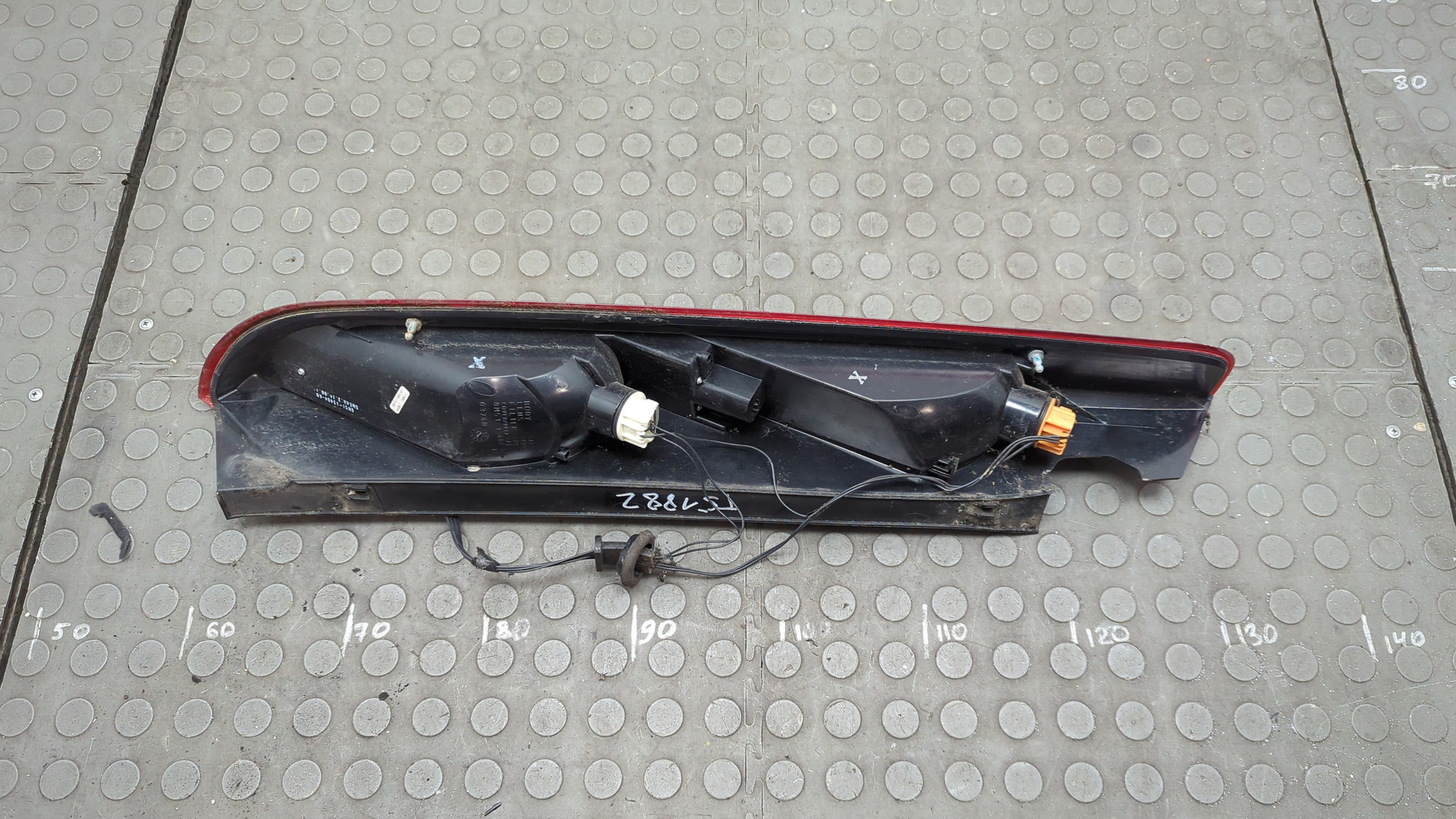 Фонарь задний правый