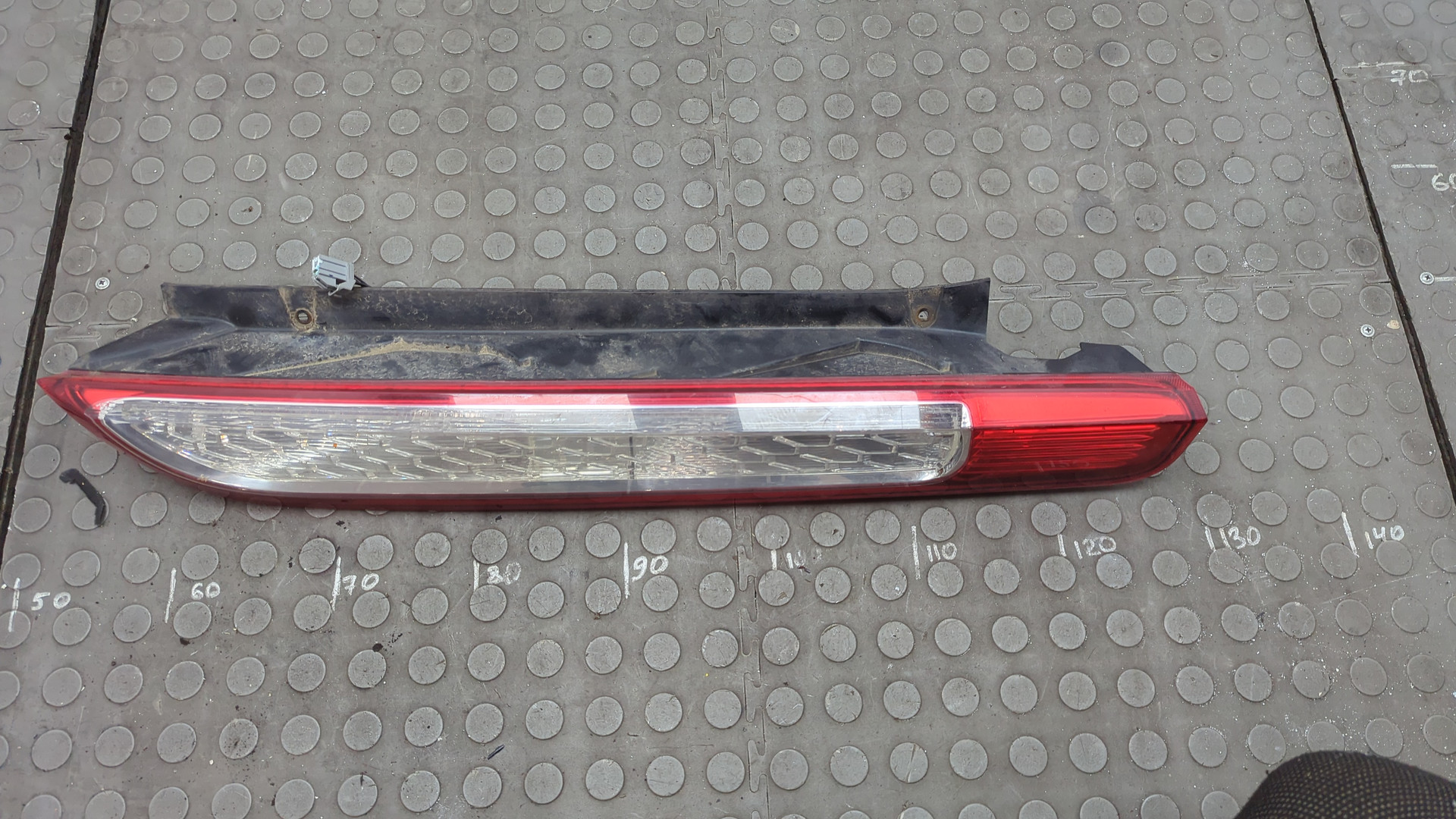 Фонарь задний правый