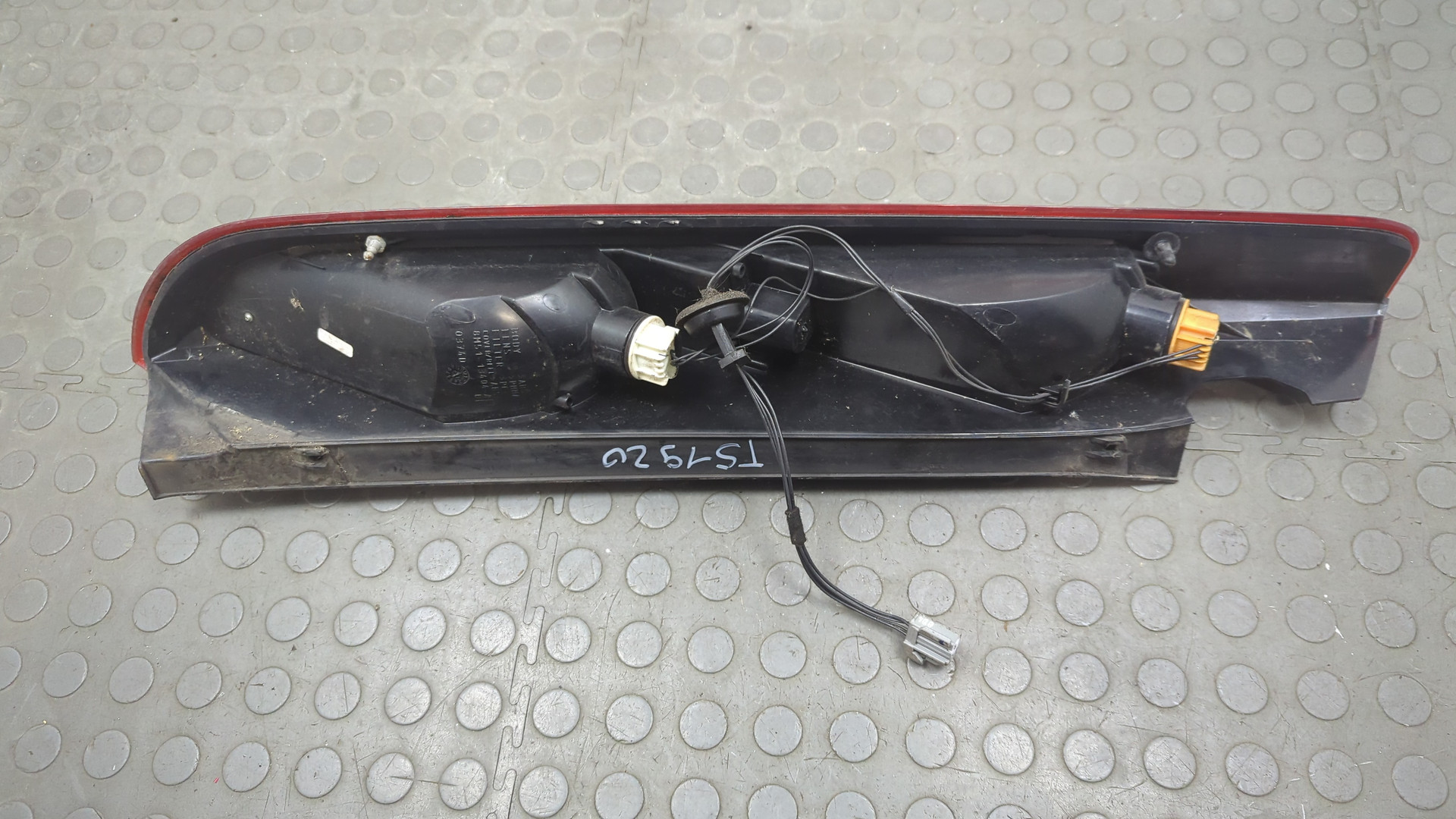 Фонарь задний правый