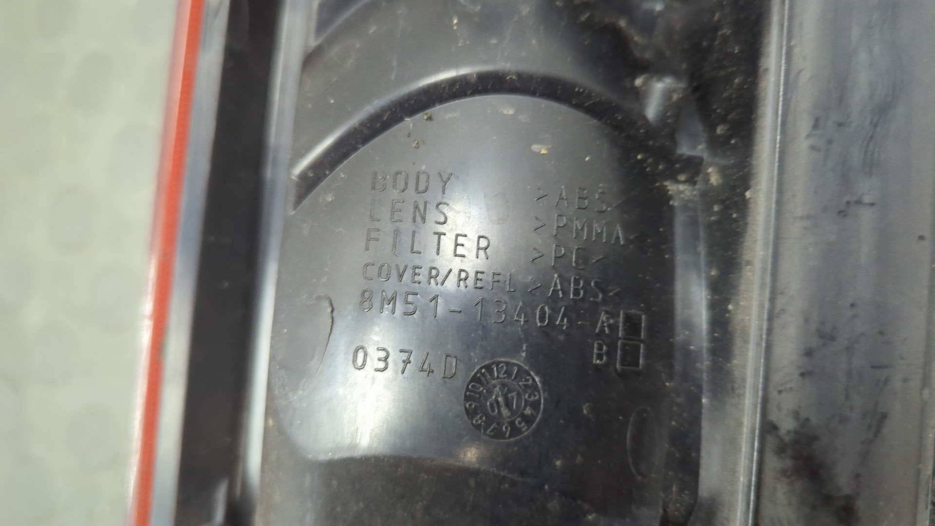 Фонарь задний правый