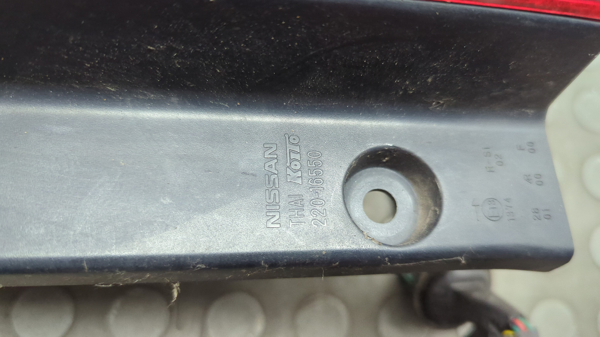 Фонарь задний правый