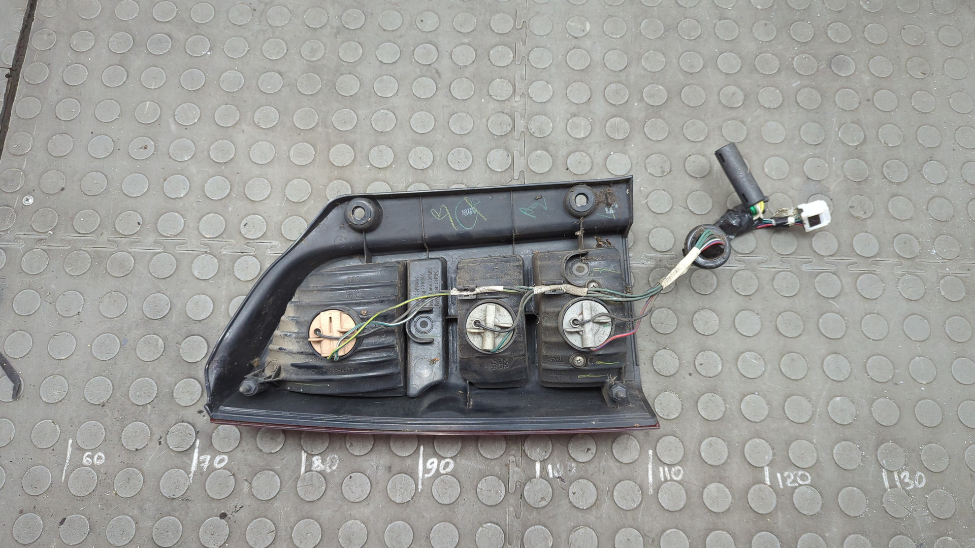 Фонарь задний правый