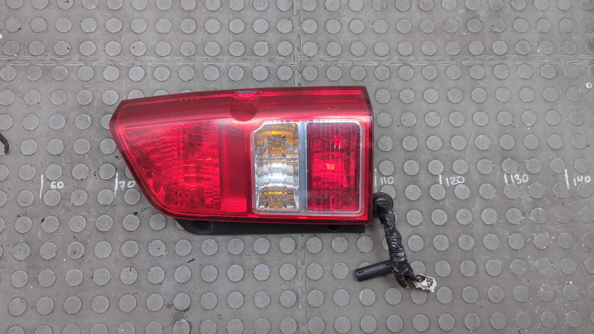 Фонарь задний правый