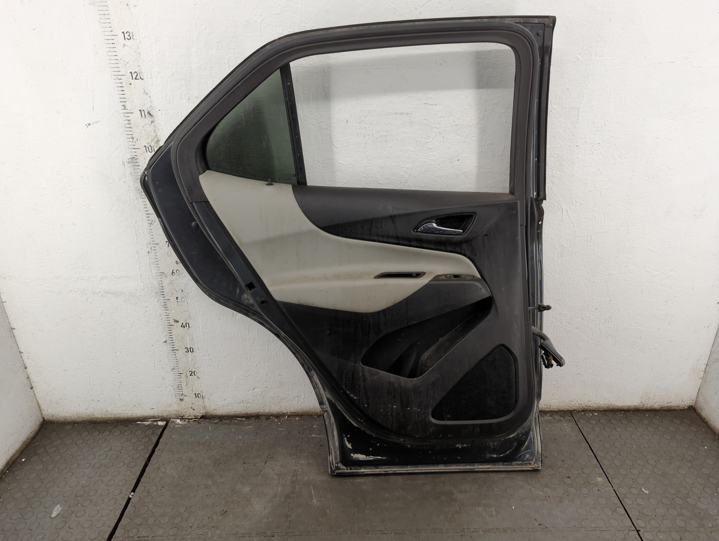 Дверь задняя левая