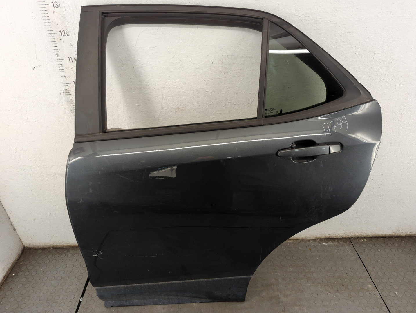 Дверь задняя левая