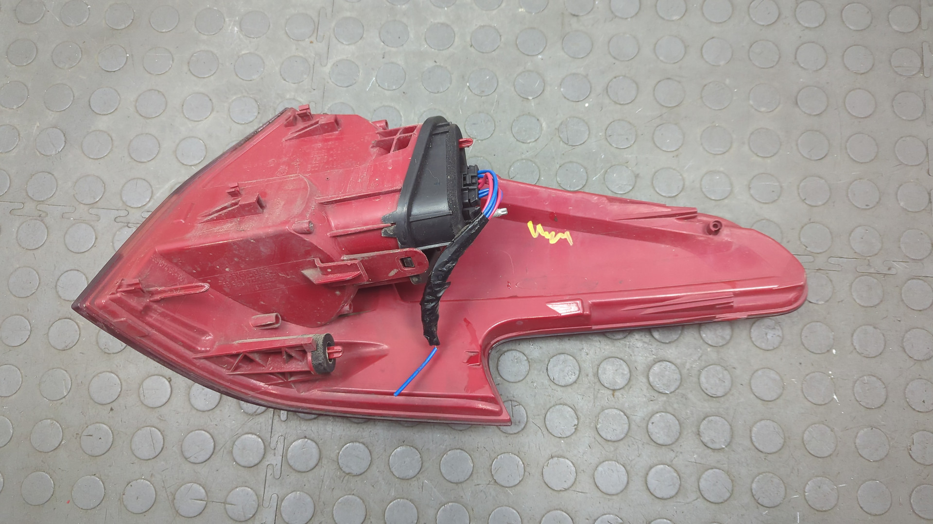 Фонарь задний левый