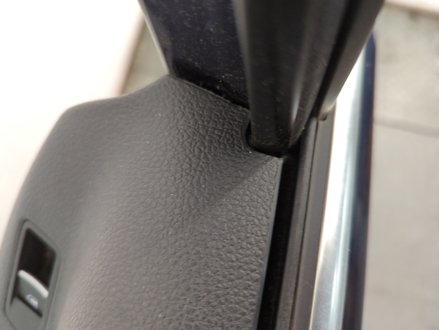 Дверь задняя правая