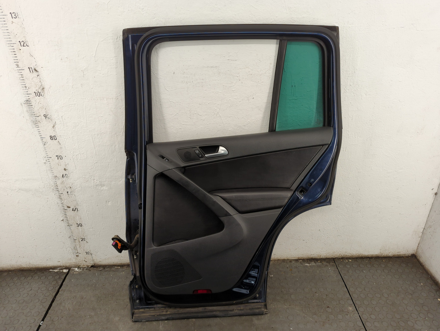 Дверь задняя правая