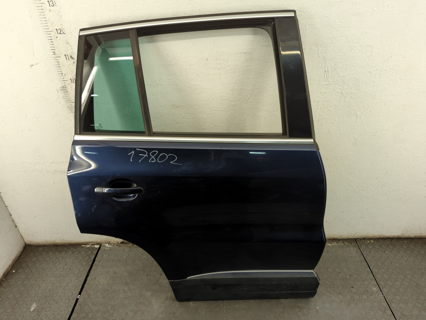 Дверь задняя правая